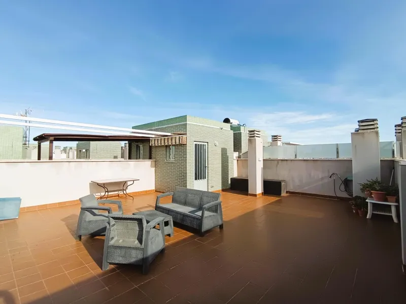 Penthouse with sun terrace and sea views in Cabo Roig