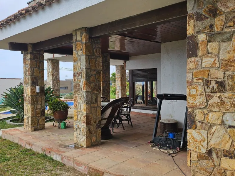 Development plot with residential investment potential in Teia, Barcelona