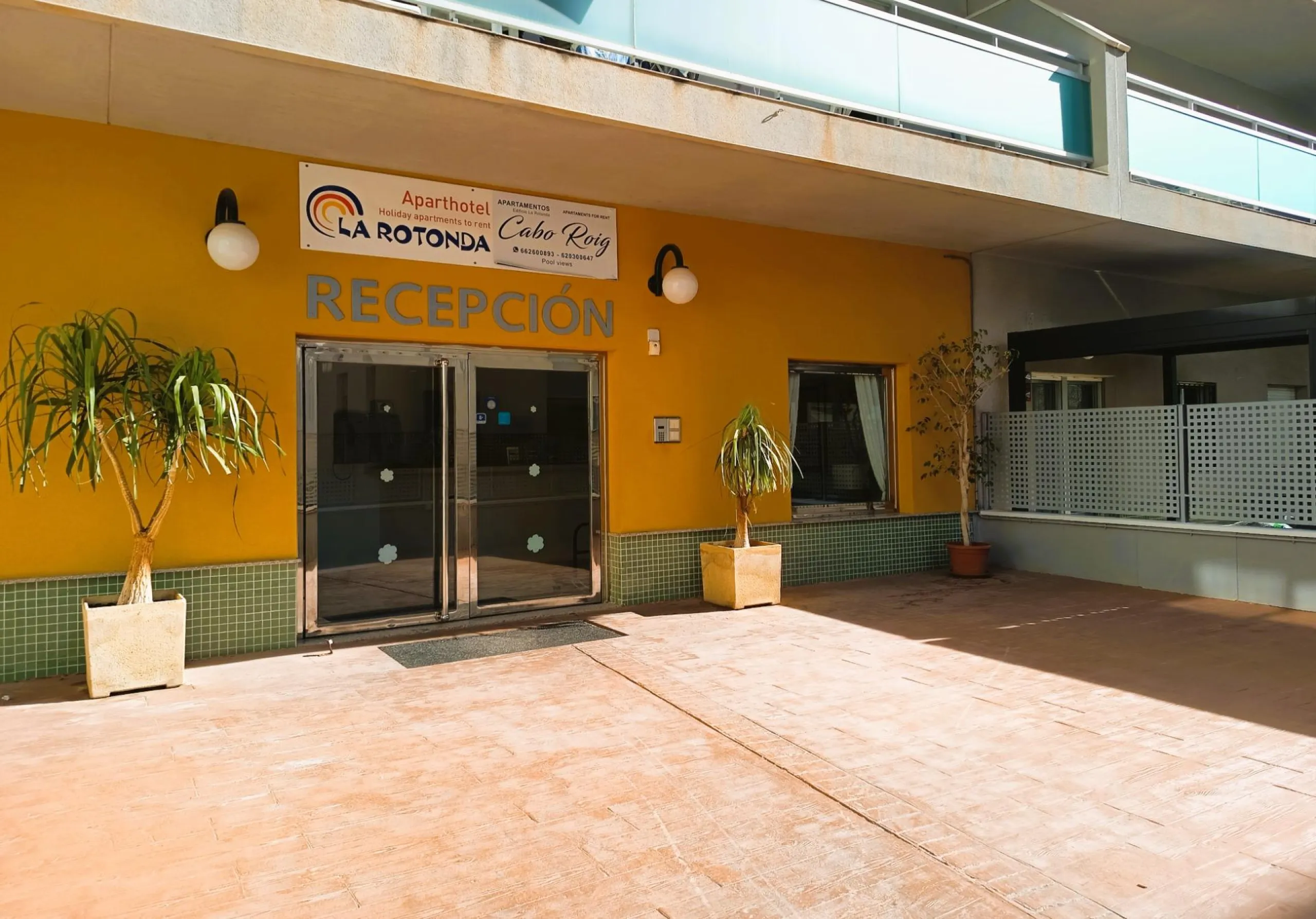 Penthouse with sun terrace and sea views in Cabo Roig