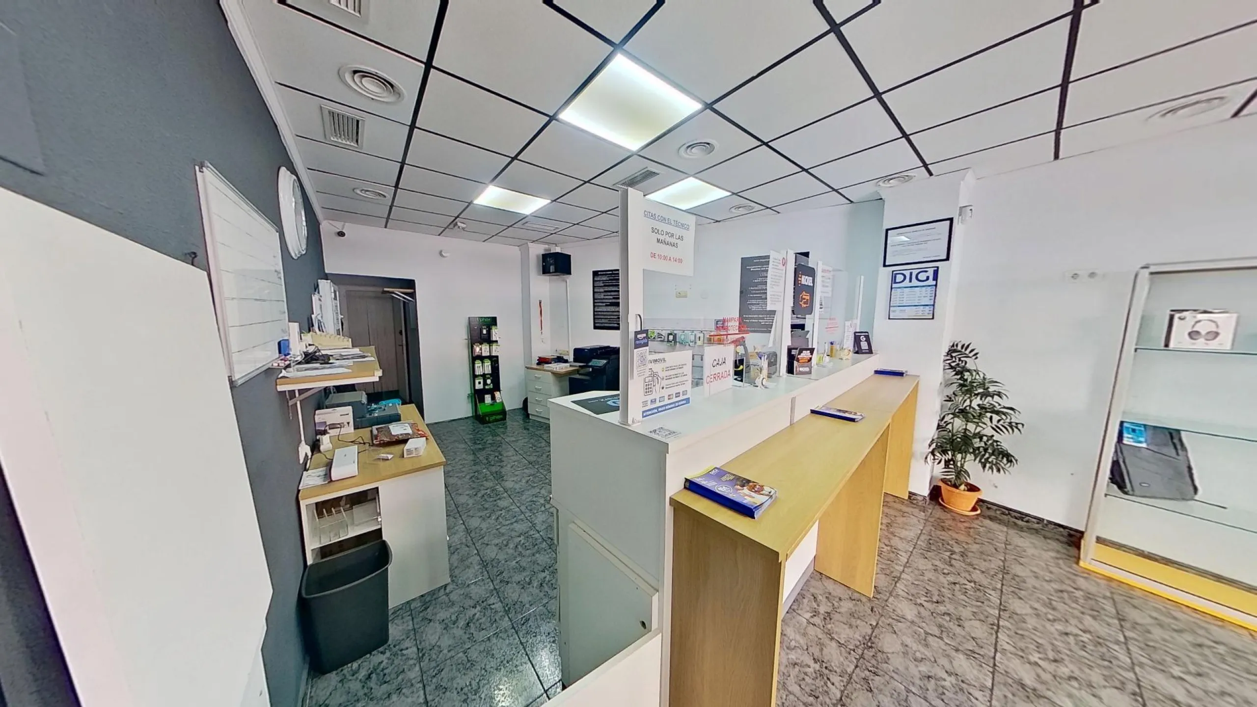 TRANSFER - Spacious Office for Rent - Opportunity in Torrevieja, Habaneras Area