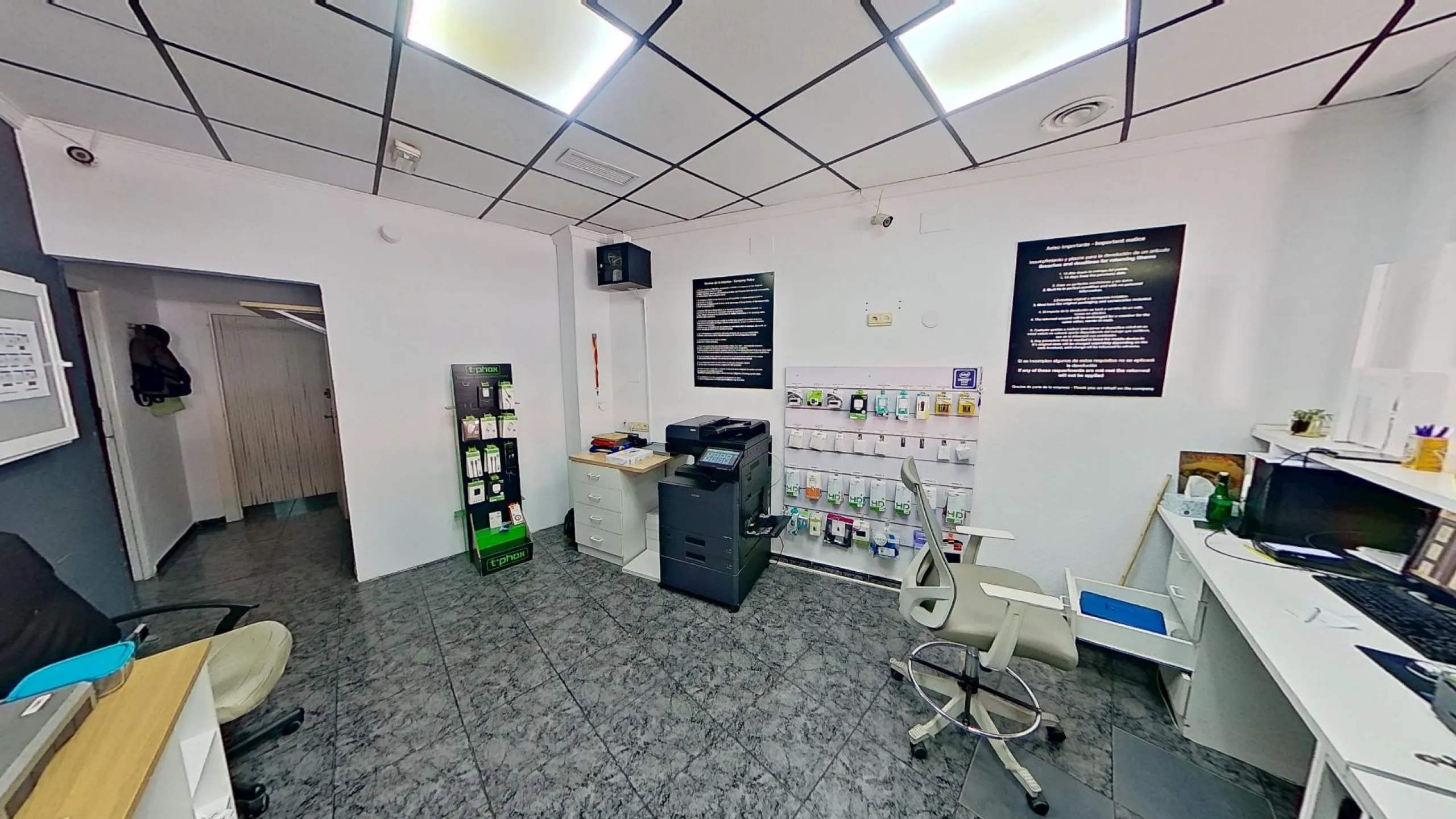 TRANSFER - Spacious Office for Rent - Opportunity in Torrevieja, Habaneras Area