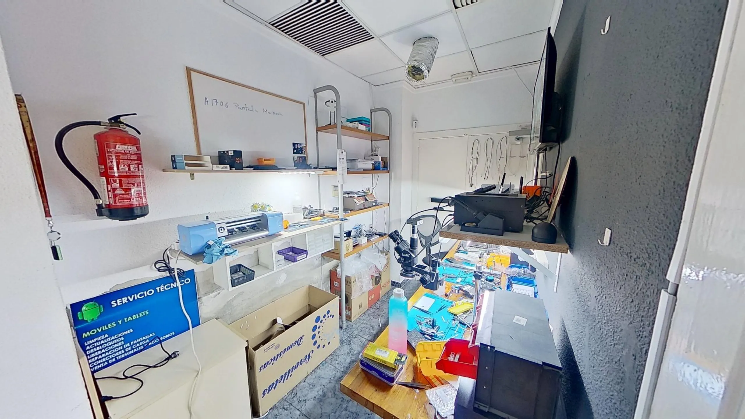TRANSFER - Spacious Office for Rent - Opportunity in Torrevieja, Habaneras Area