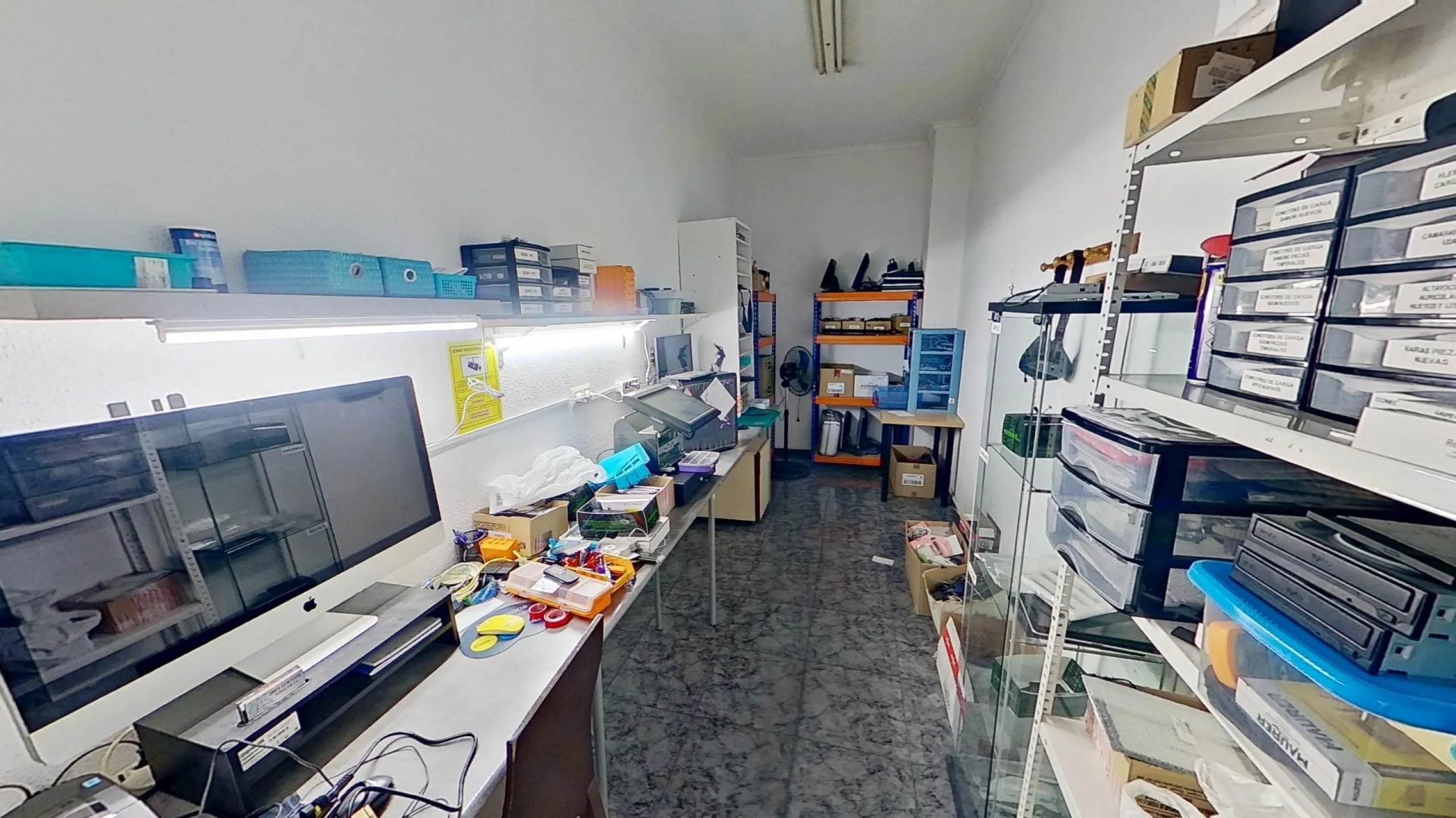 TRANSFER - Spacious Office for Rent - Opportunity in Torrevieja, Habaneras Area