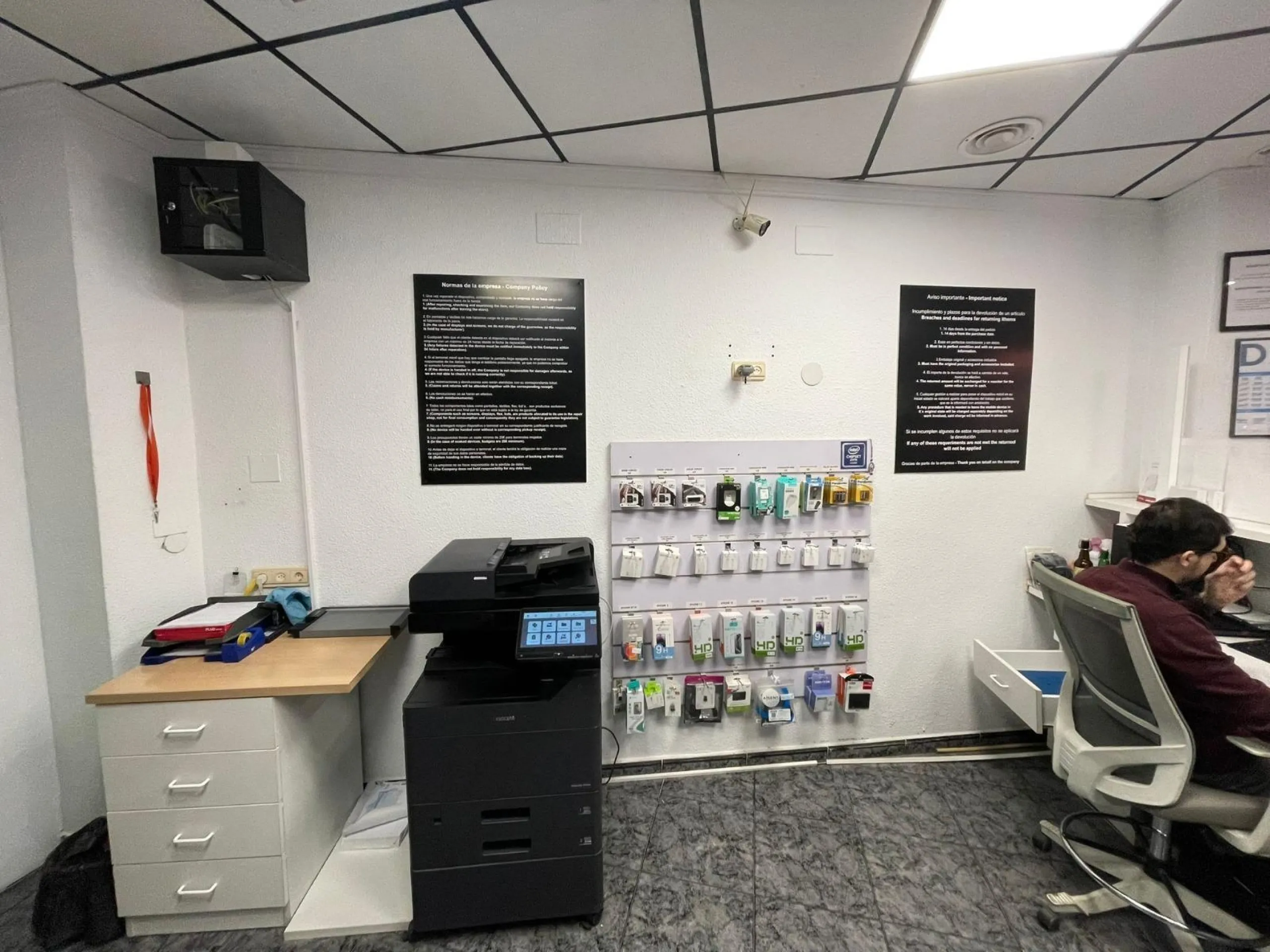 TRANSFER - Spacious Office for Rent - Opportunity in Torrevieja, Habaneras Area