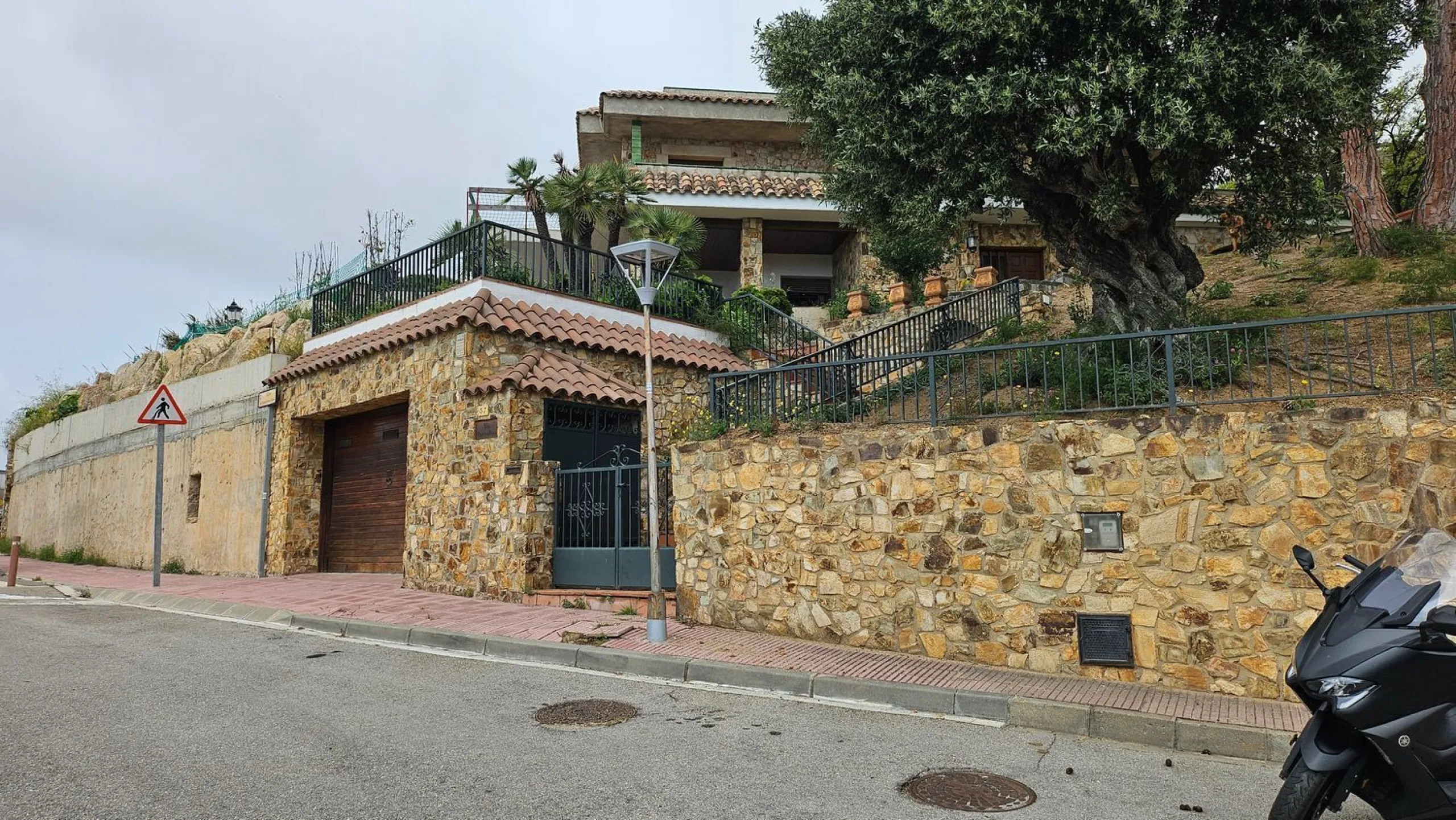 Development plot with residential investment potential in Teia, Barcelona