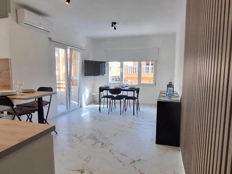 Moderno apartamento reformado a solo 400 metros del mar en Torrevieja