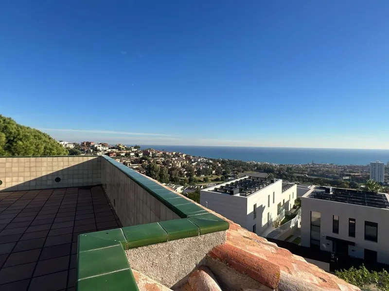 Development plot with residential investment potential in Teia, Barcelona