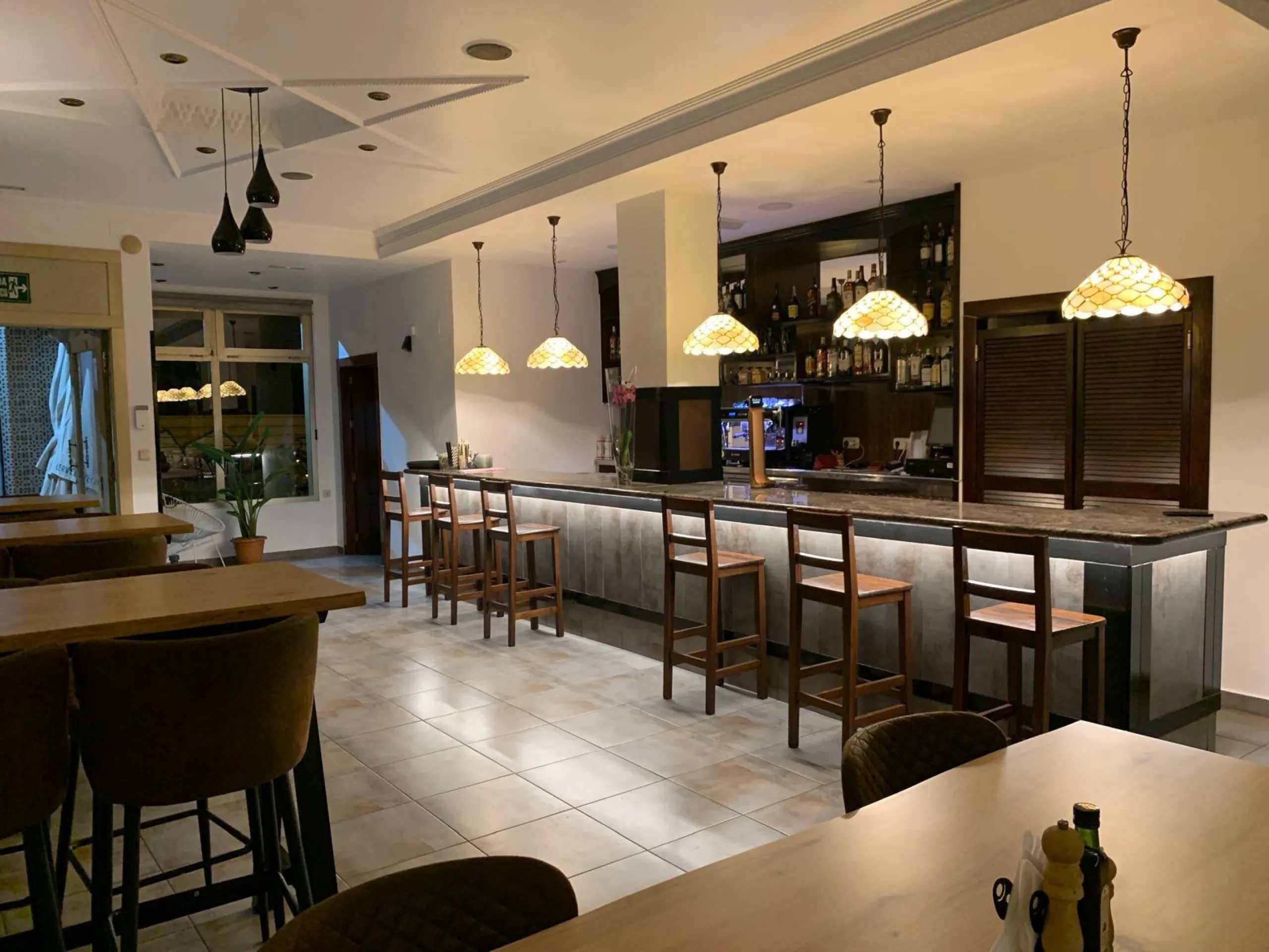 Operating restaurant «turnkey» near Los Locos and Del Cura beach
