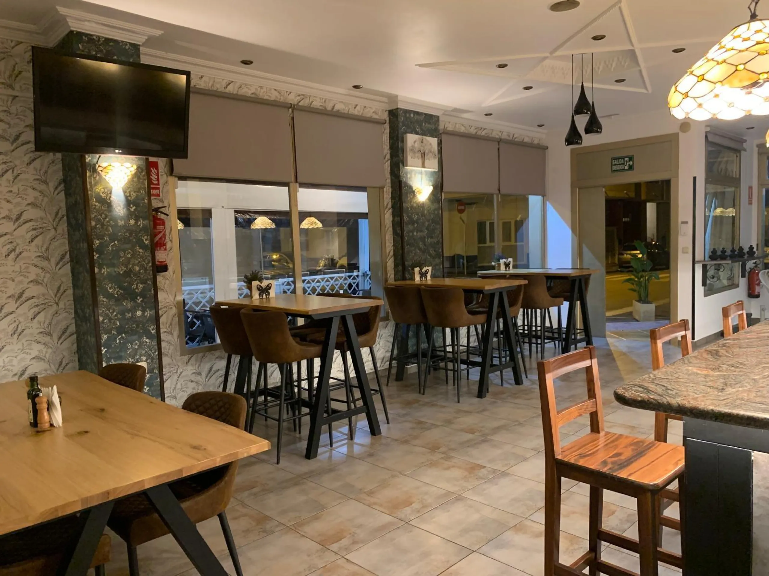 Operating restaurant «turnkey» near Los Locos and Del Cura beach