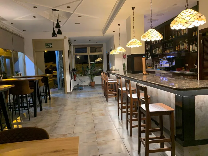 Operating restaurant «turnkey» near Los Locos and Del Cura beach
