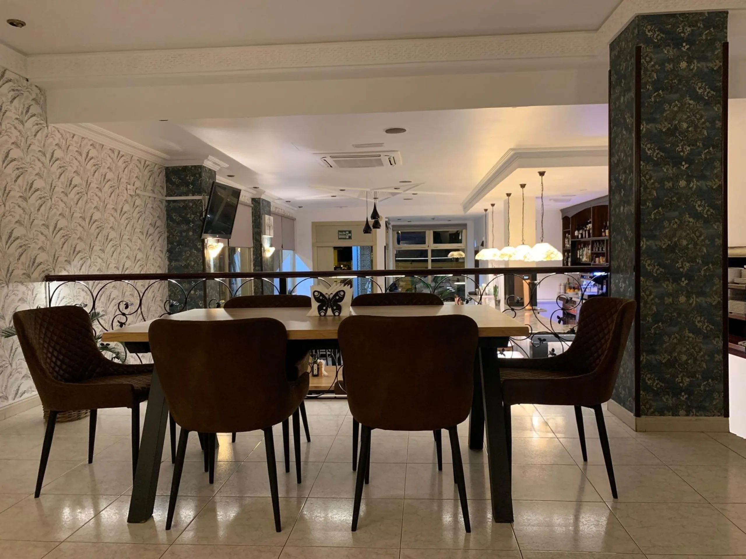 Operating restaurant «turnkey» near Los Locos and Del Cura beach