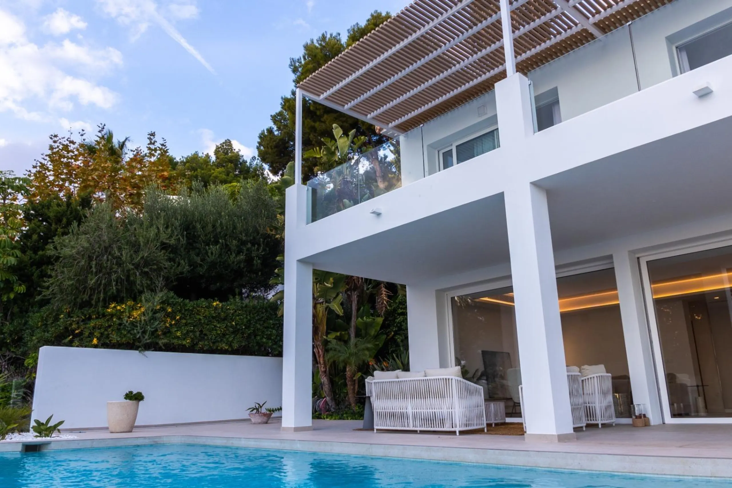 🌴 Villa moderna con vistas al mar en Altea