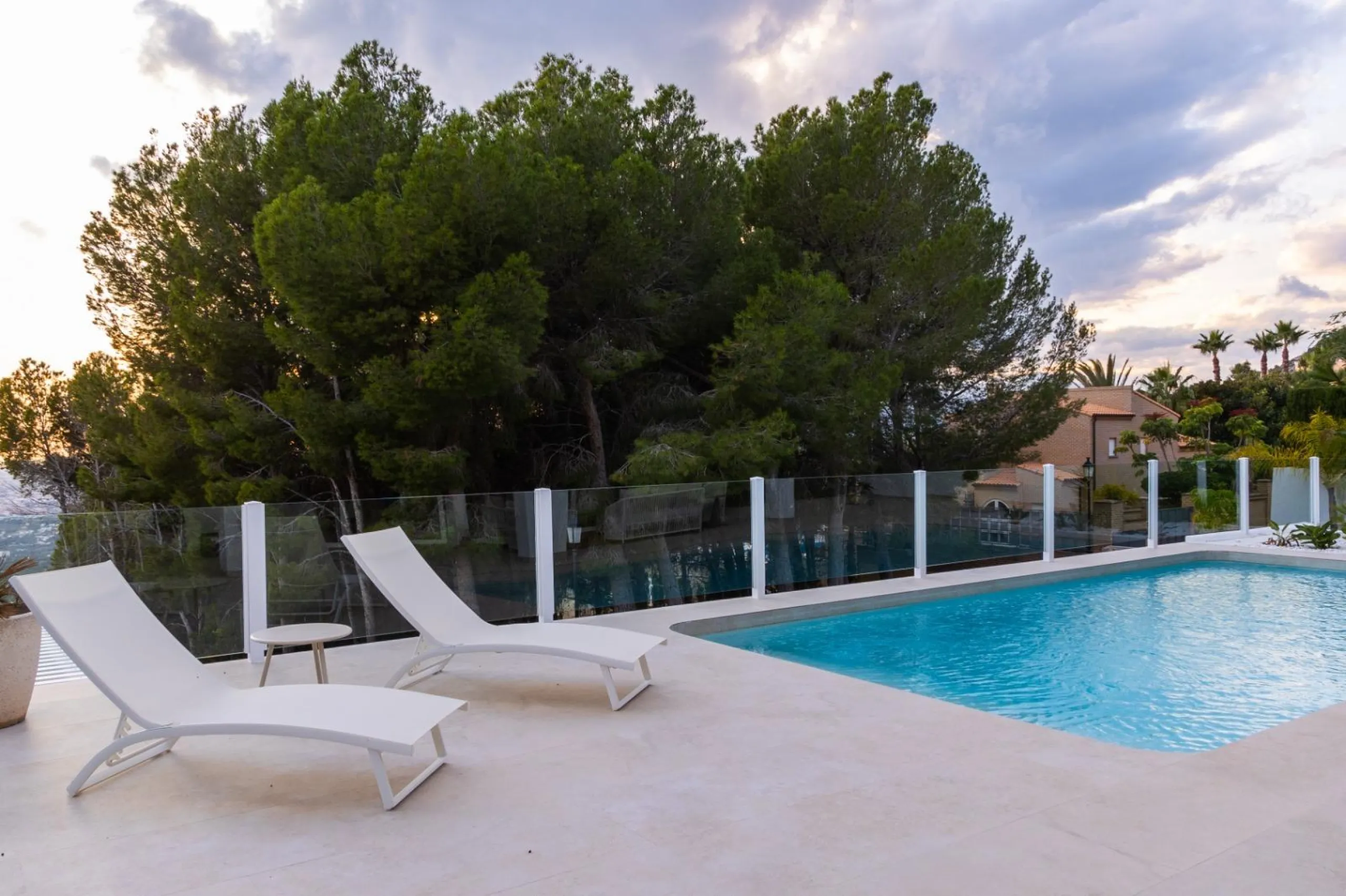 🌴 Villa moderna con vistas al mar en Altea