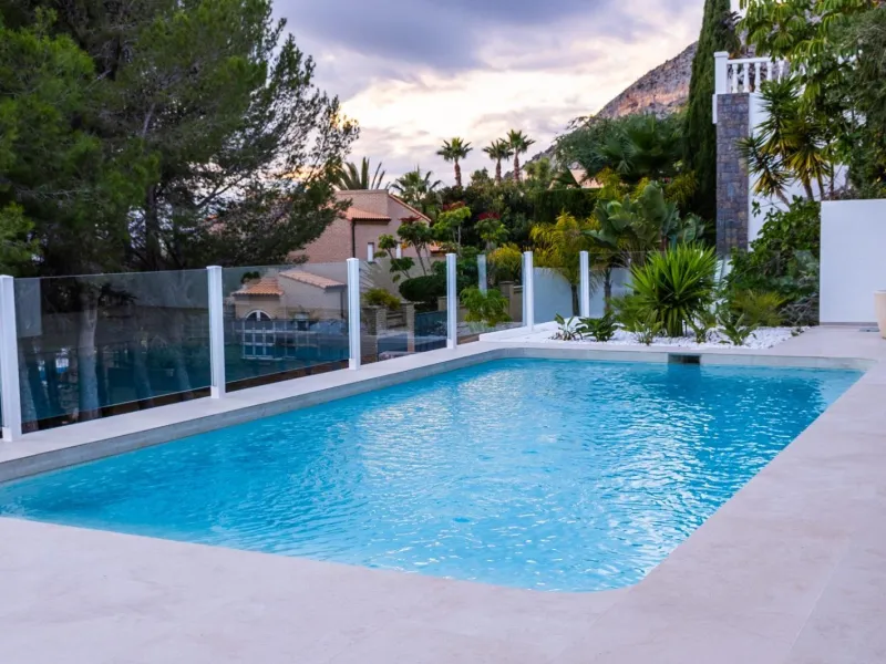 🌴 Villa moderna con vistas al mar en Altea