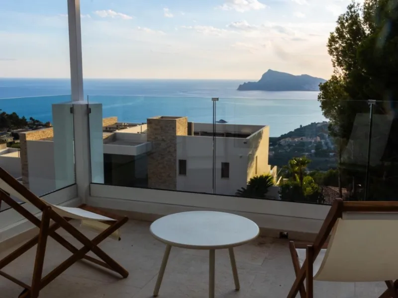 🌴 Villa moderna con vistas al mar en Altea