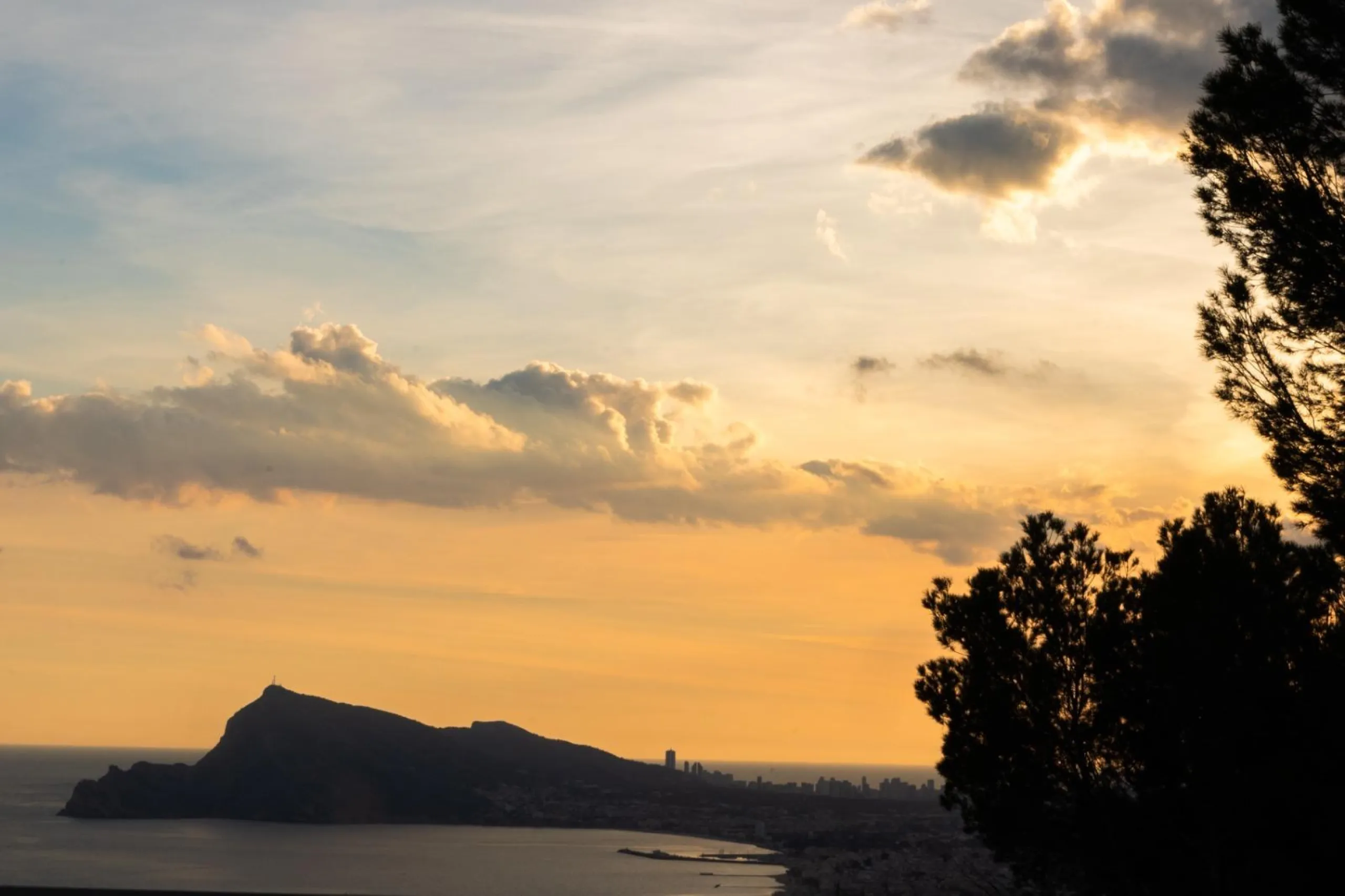 🌴 Villa moderna con vistas al mar en Altea