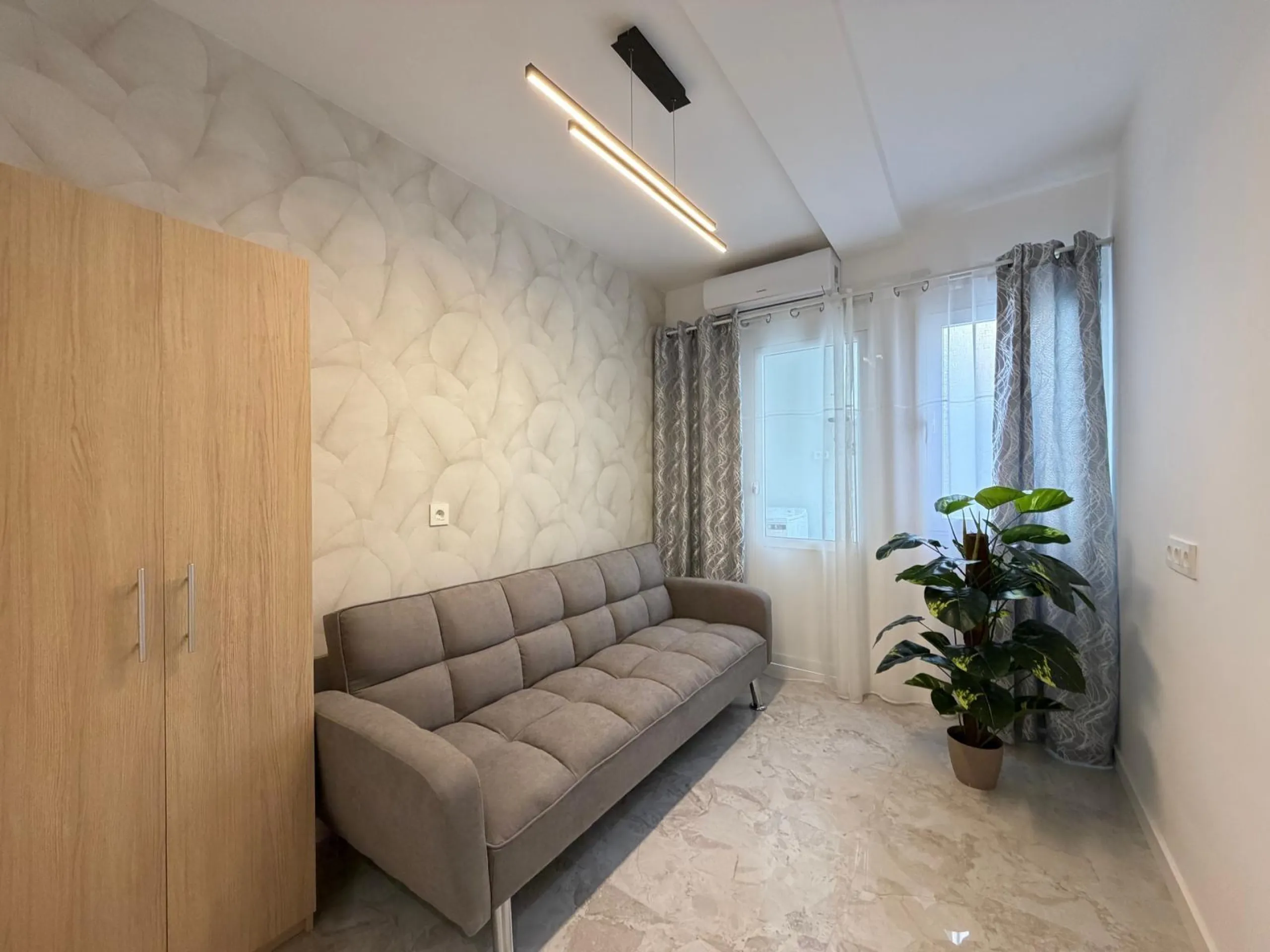 TOTALLY REFORMED PENTHOUSE 250 METERS FROM PLAYA DEL CURA. 3 BEDROOMS. 1 BATHROOM. SURFACE 92 M2. STORAGE ROOM INCLUDED.