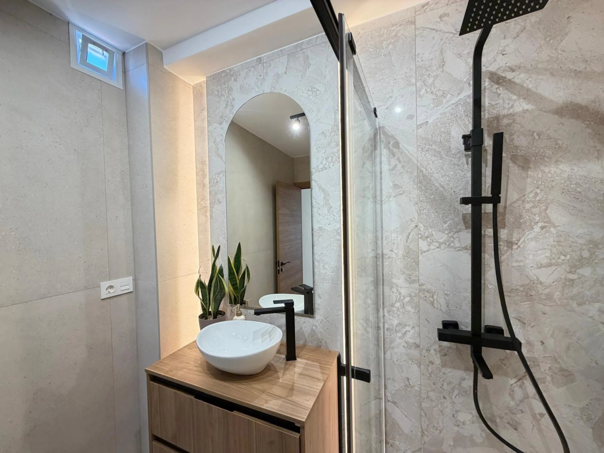 TOTALLY REFORMED PENTHOUSE 250 METERS FROM PLAYA DEL CURA. 3 BEDROOMS. 1 BATHROOM. SURFACE 92 M2. STORAGE ROOM INCLUDED.