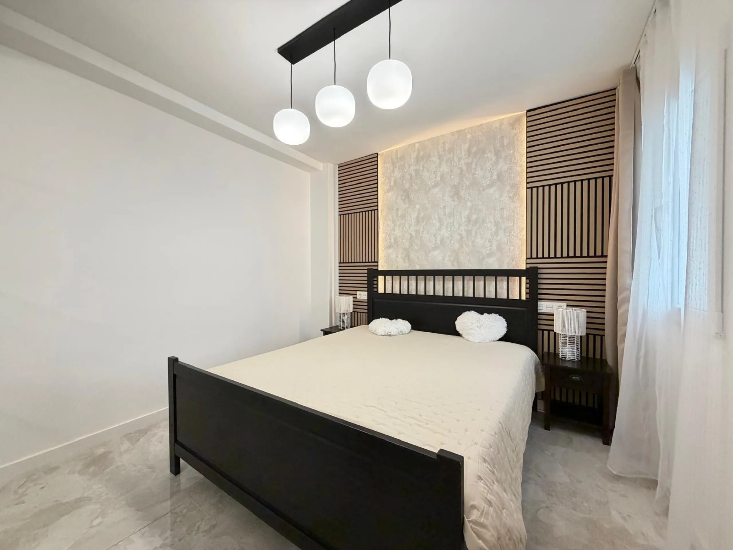 TOTALLY REFORMED PENTHOUSE 250 METERS FROM PLAYA DEL CURA. 3 BEDROOMS. 1 BATHROOM. SURFACE 92 M2. STORAGE ROOM INCLUDED.