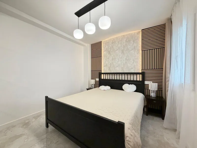 TOTALLY REFORMED PENTHOUSE 250 METERS FROM PLAYA DEL CURA. 3 BEDROOMS. 1 BATHROOM. SURFACE 92 M2. STORAGE ROOM INCLUDED.