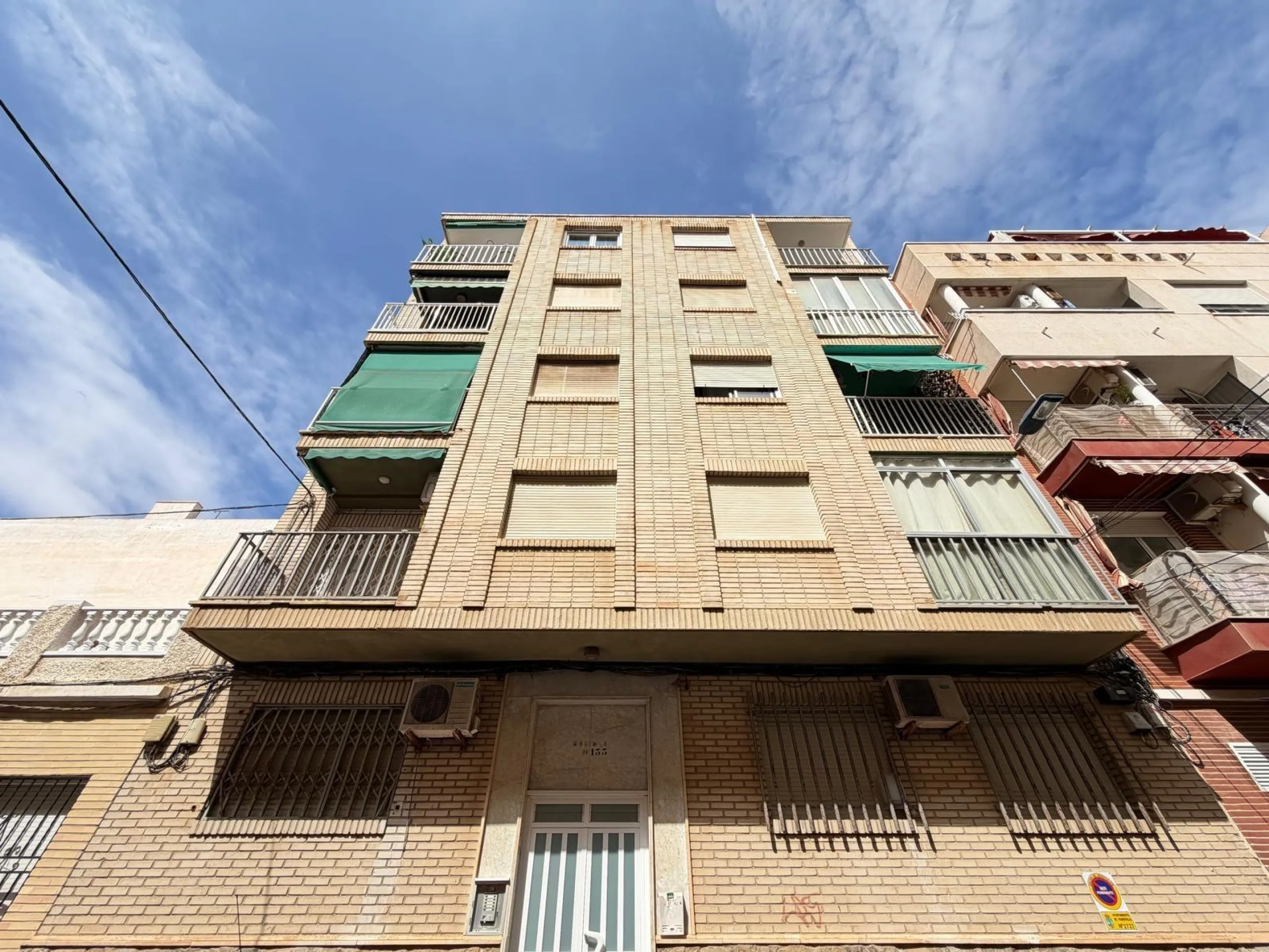 TOTALLY REFORMED PENTHOUSE 250 METERS FROM PLAYA DEL CURA. 3 BEDROOMS. 1 BATHROOM. SURFACE 92 M2. STORAGE ROOM INCLUDED.