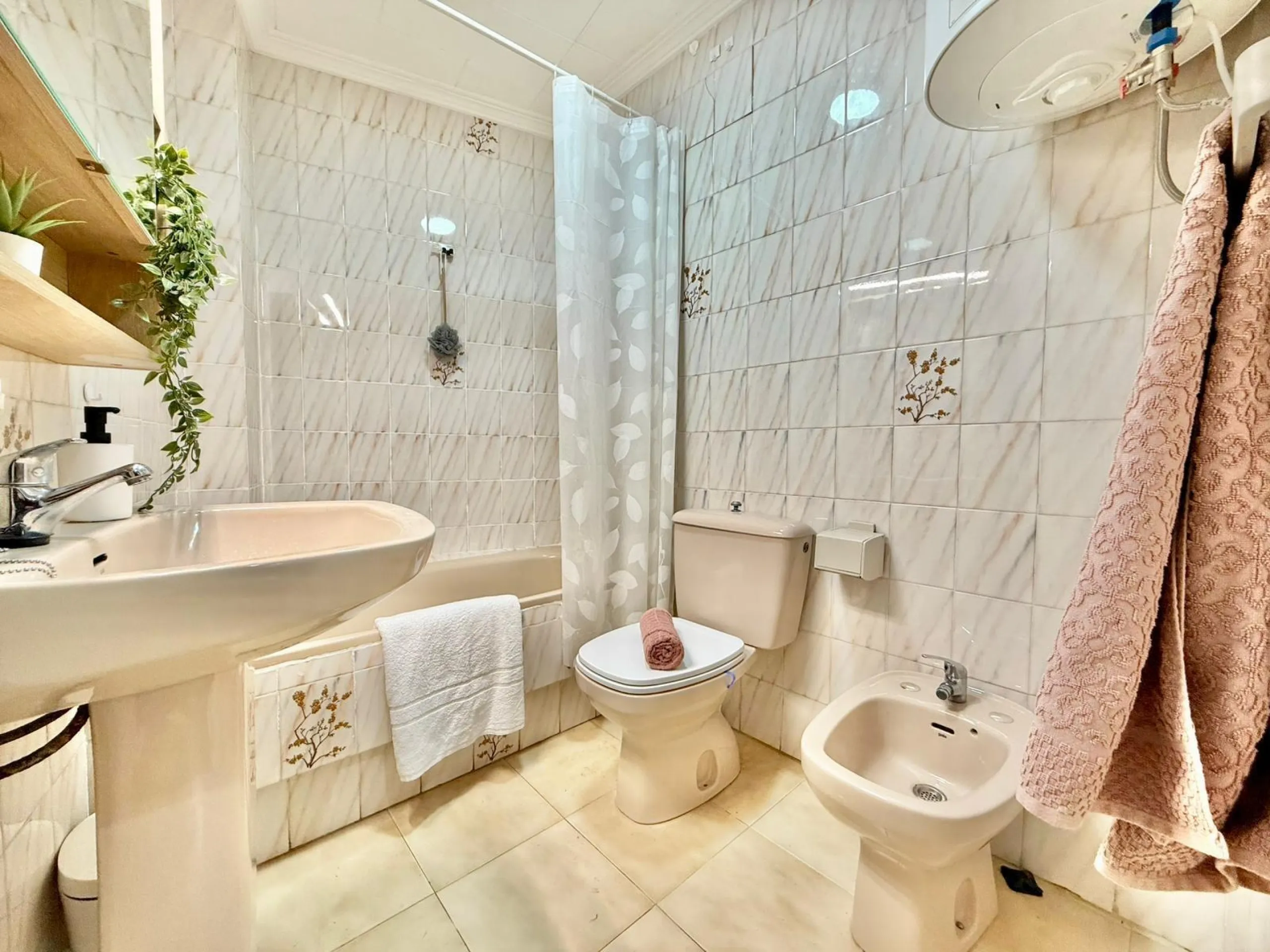 Cozy Apartment in La Puntica, Lo Pagan - Ideal for Investment JUST 2 STEPS FROM THE BEACH!