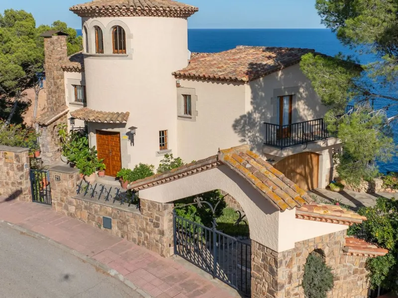 Villa exclusiva en primera línea de mar en Tamariu, Costa Brava