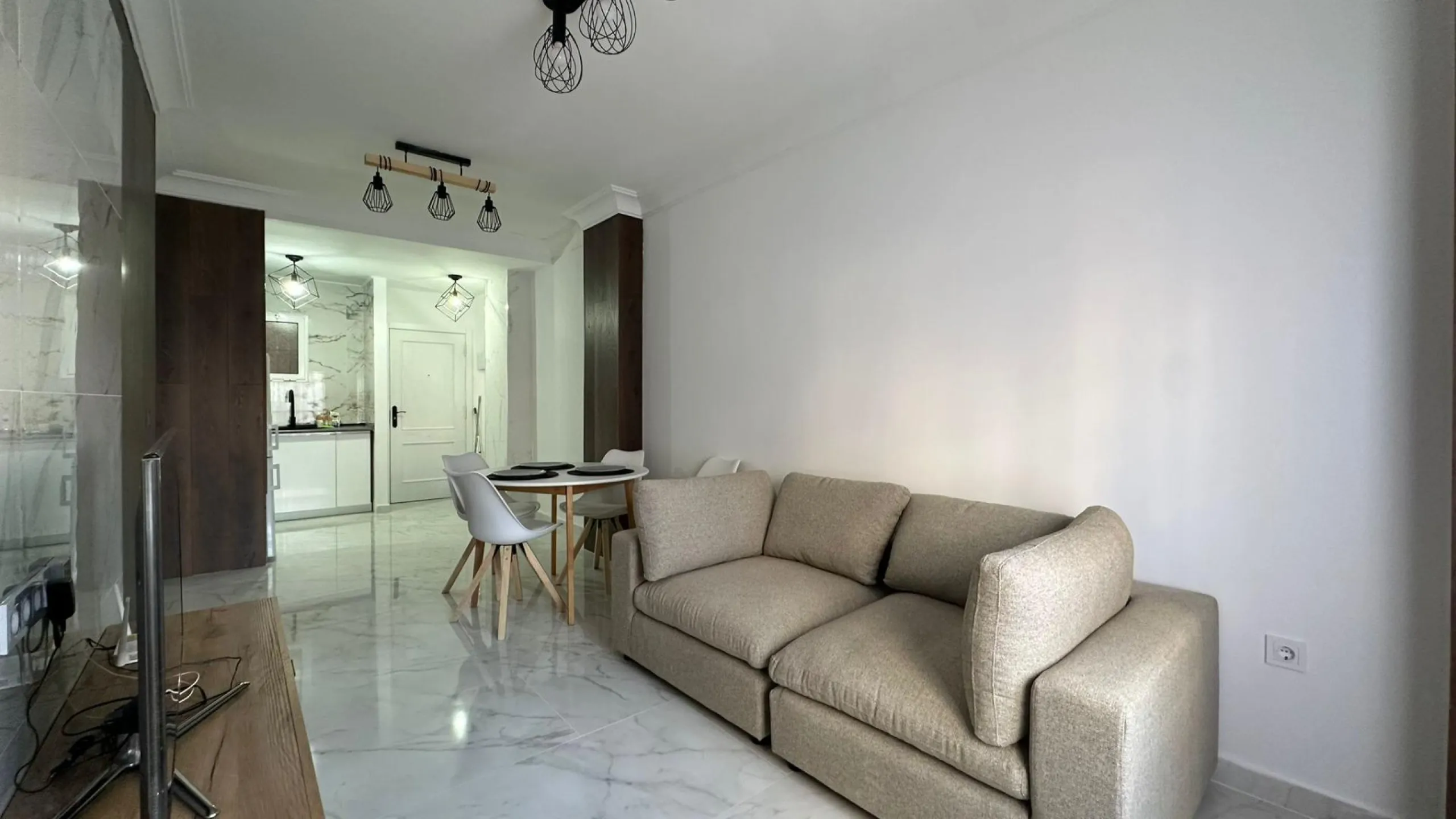PLANTA BAJA DE 2 HAB Y 1 BAÑO EN EL CENTRO DE TORREVIEJA