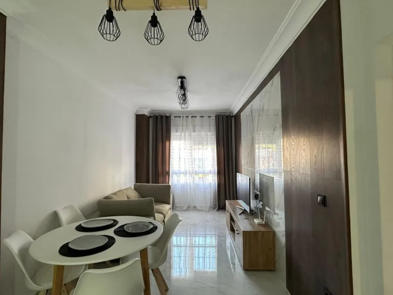PLANTA BAJA DE 2 HAB Y 1 BAÑO EN EL CENTRO DE TORREVIEJA