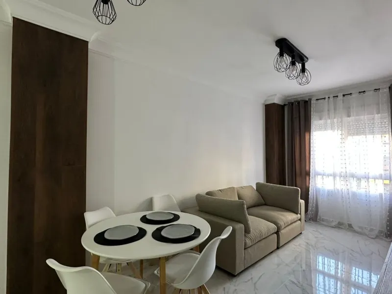 PLANTA BAJA DE 2 HAB Y 1 BAÑO EN EL CENTRO DE TORREVIEJA