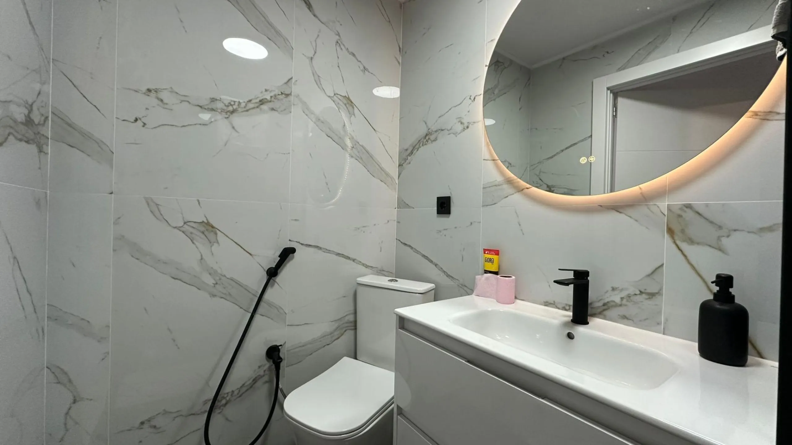 PLANTA BAJA DE 2 HAB Y 1 BAÑO EN EL CENTRO DE TORREVIEJA