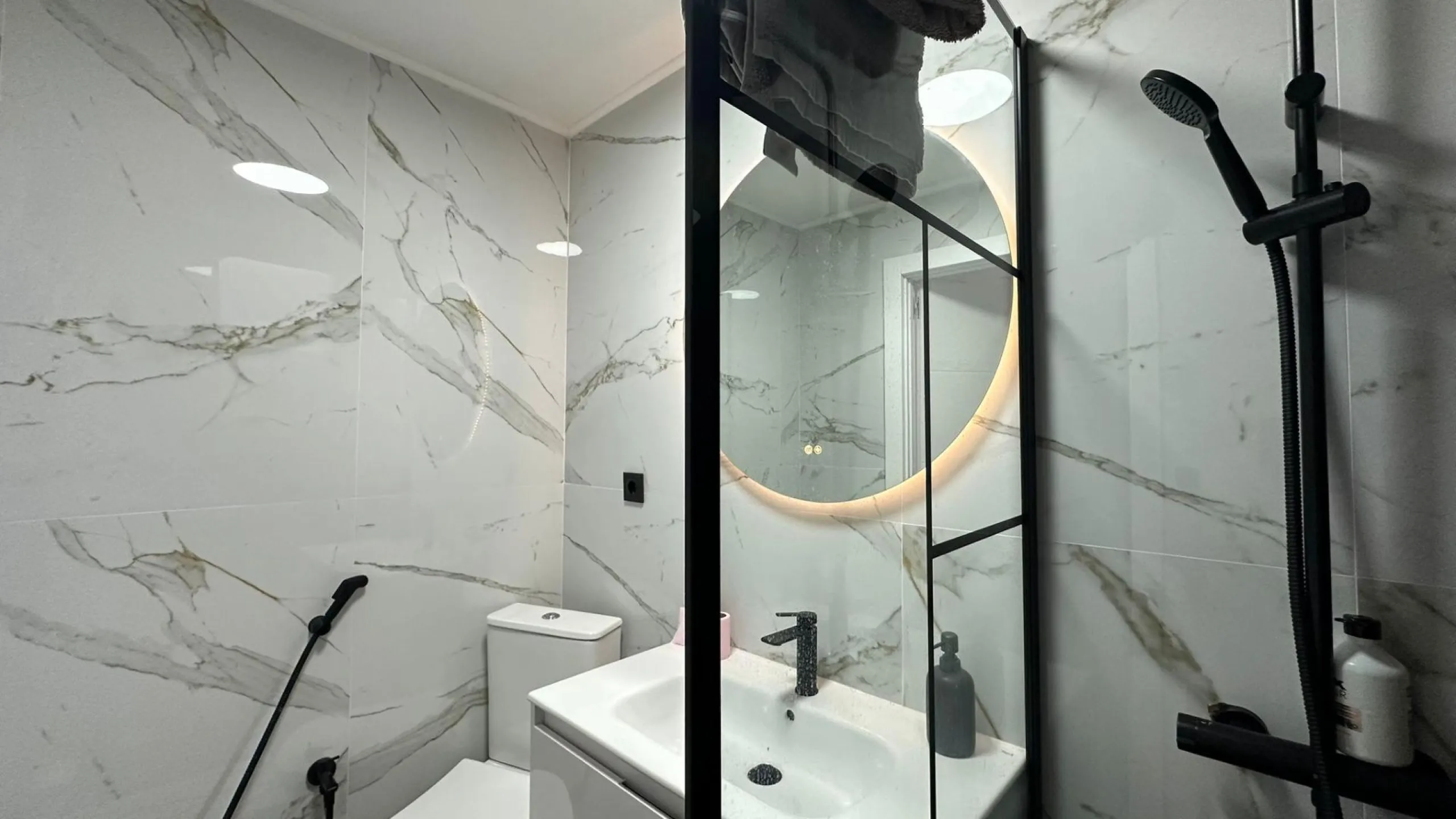 PLANTA BAJA DE 2 HAB Y 1 BAÑO EN EL CENTRO DE TORREVIEJA