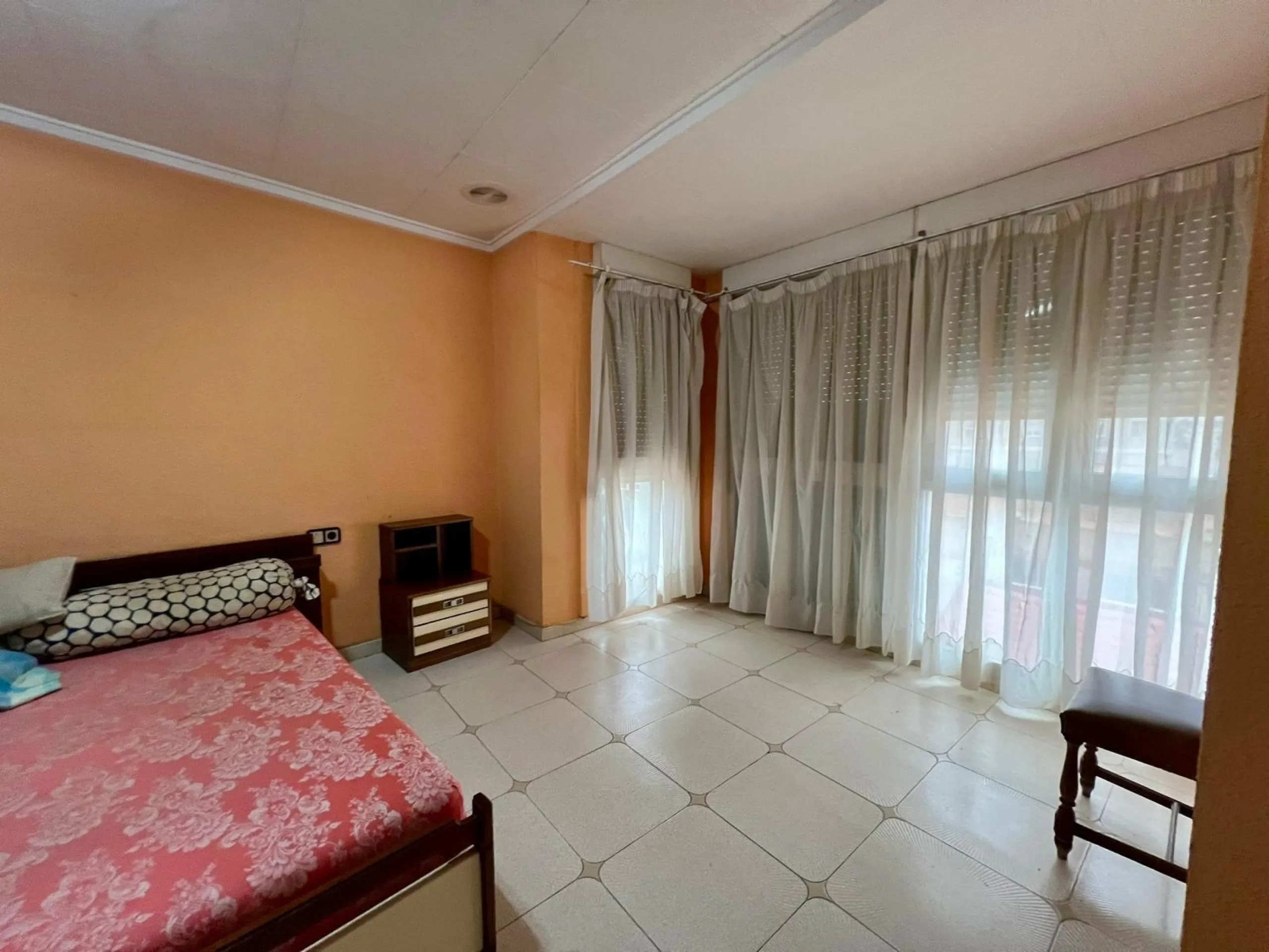 Spacious Apartment for Sale in the Center of Torrevieja