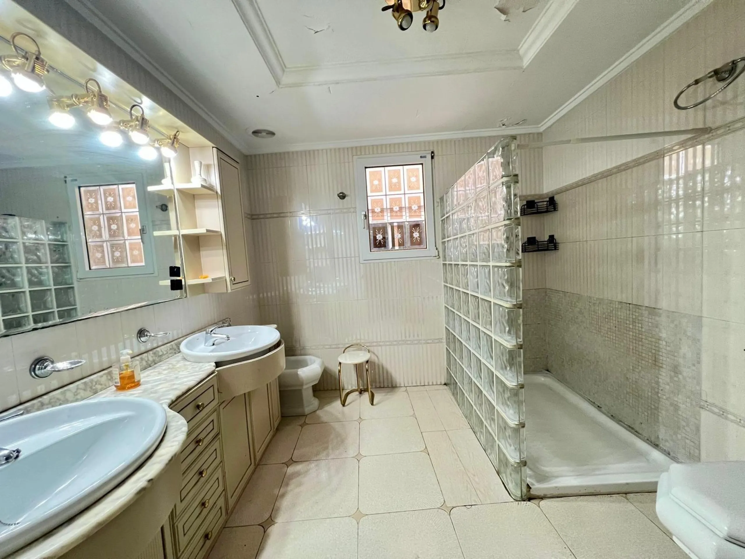 Spacious Apartment for Sale in the Center of Torrevieja