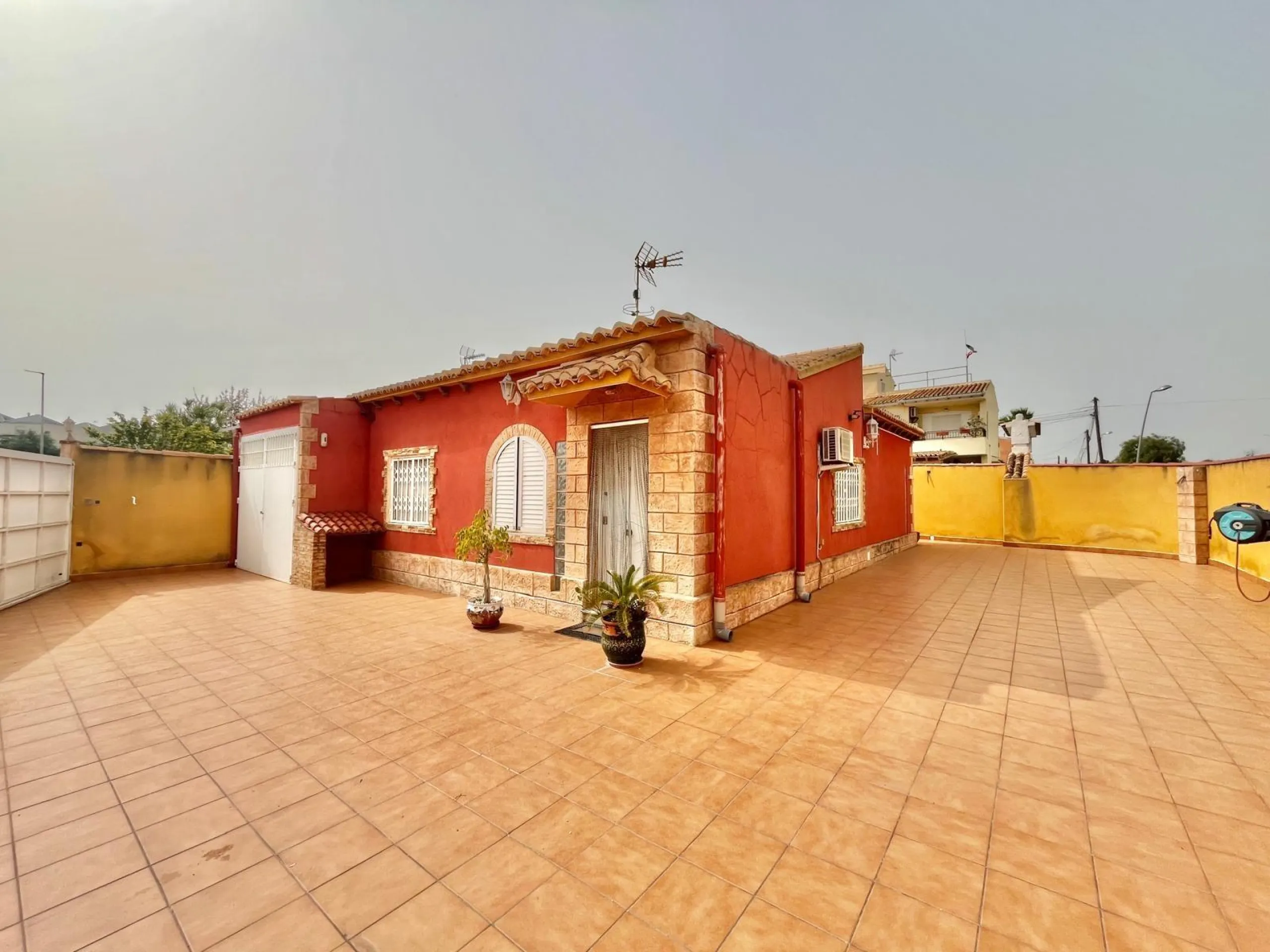 Detached Villa with Large Private Plot in Los Balcones – Torrevieja