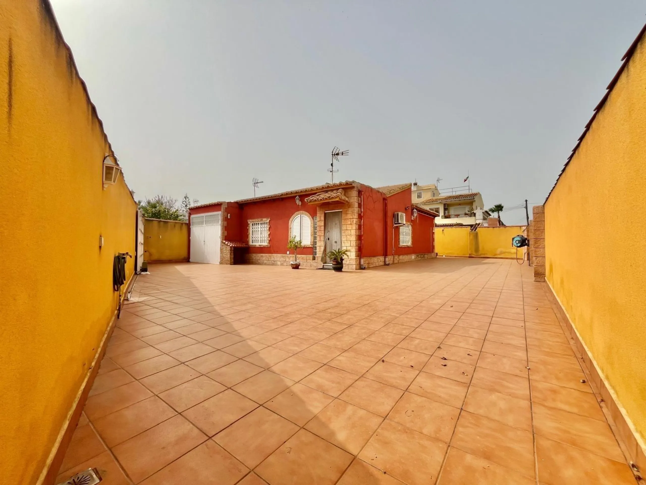 Detached Villa with Large Private Plot in Los Balcones – Torrevieja