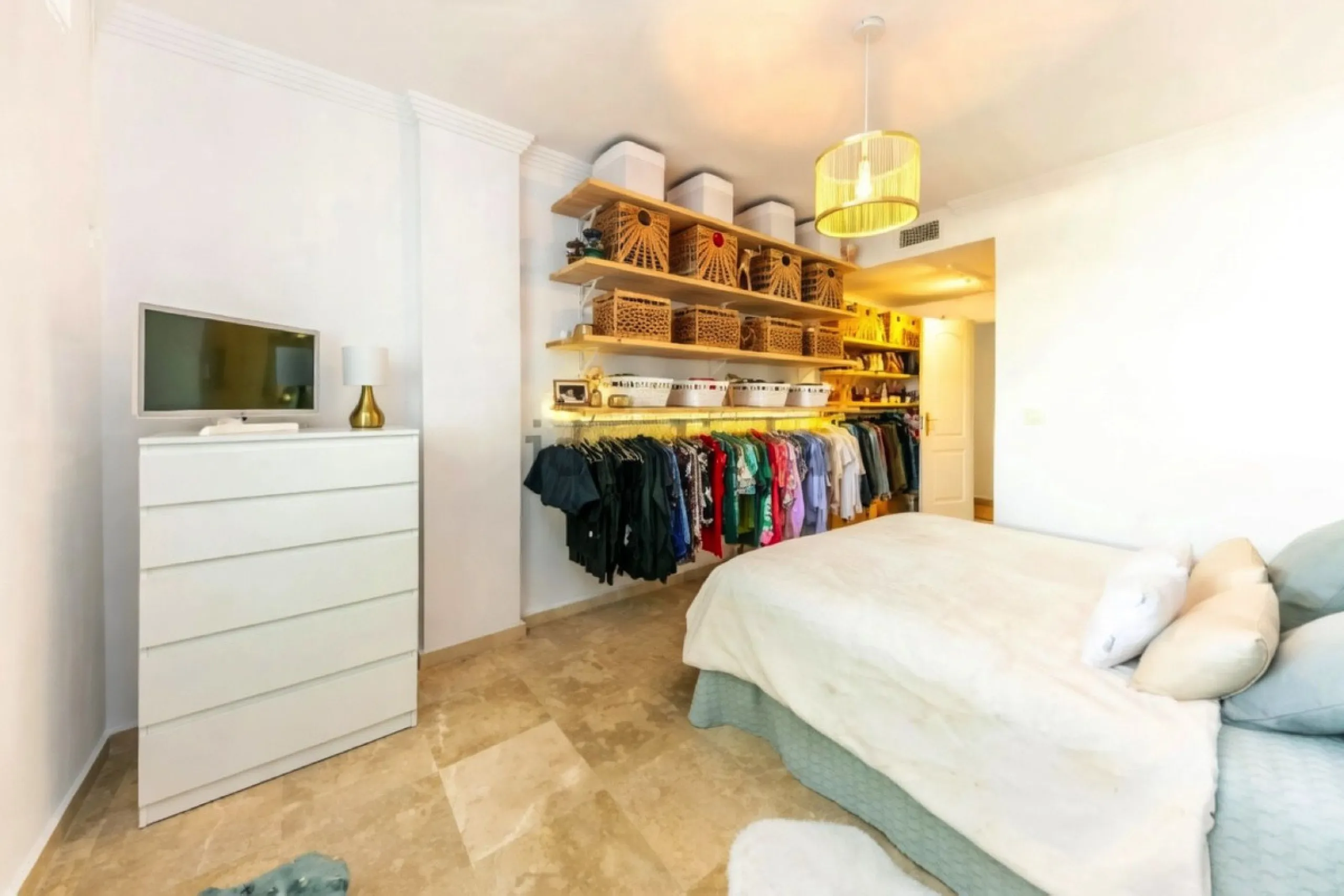 Erdgeschosswohnung mit gültiger Ferienvermietungslizenz – Las Brisas, Nueva Andalucía, Marbella