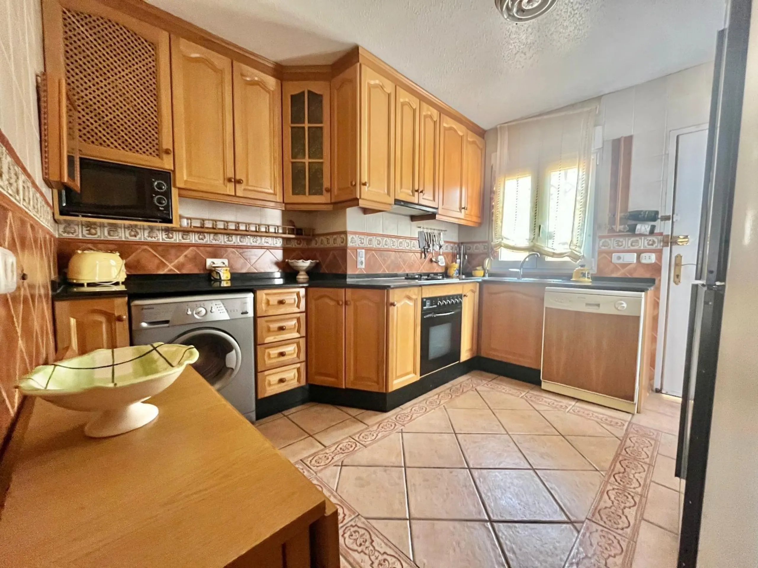 Detached Villa with Large Private Plot in Los Balcones – Torrevieja