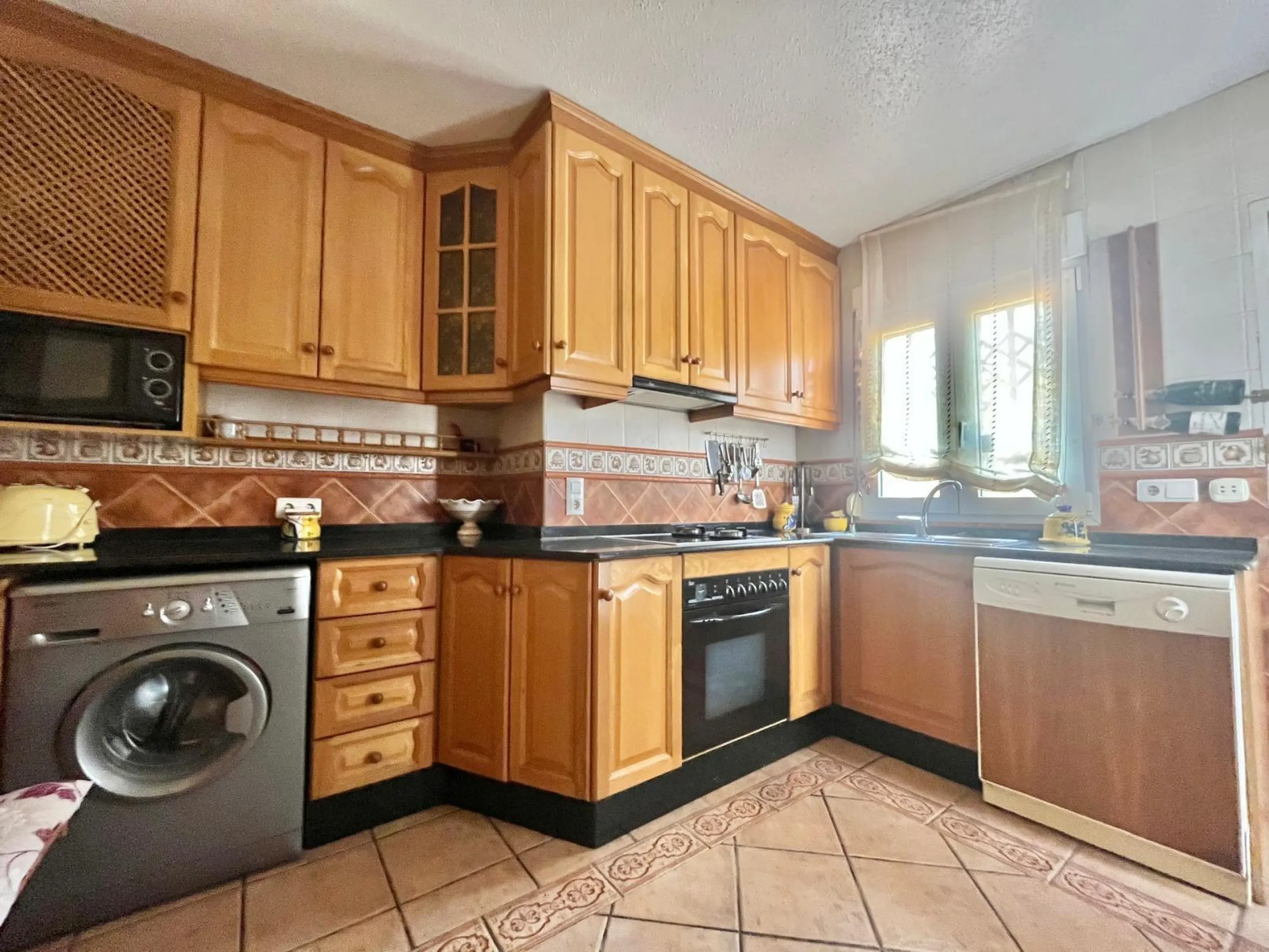 Detached Villa with Large Private Plot in Los Balcones – Torrevieja