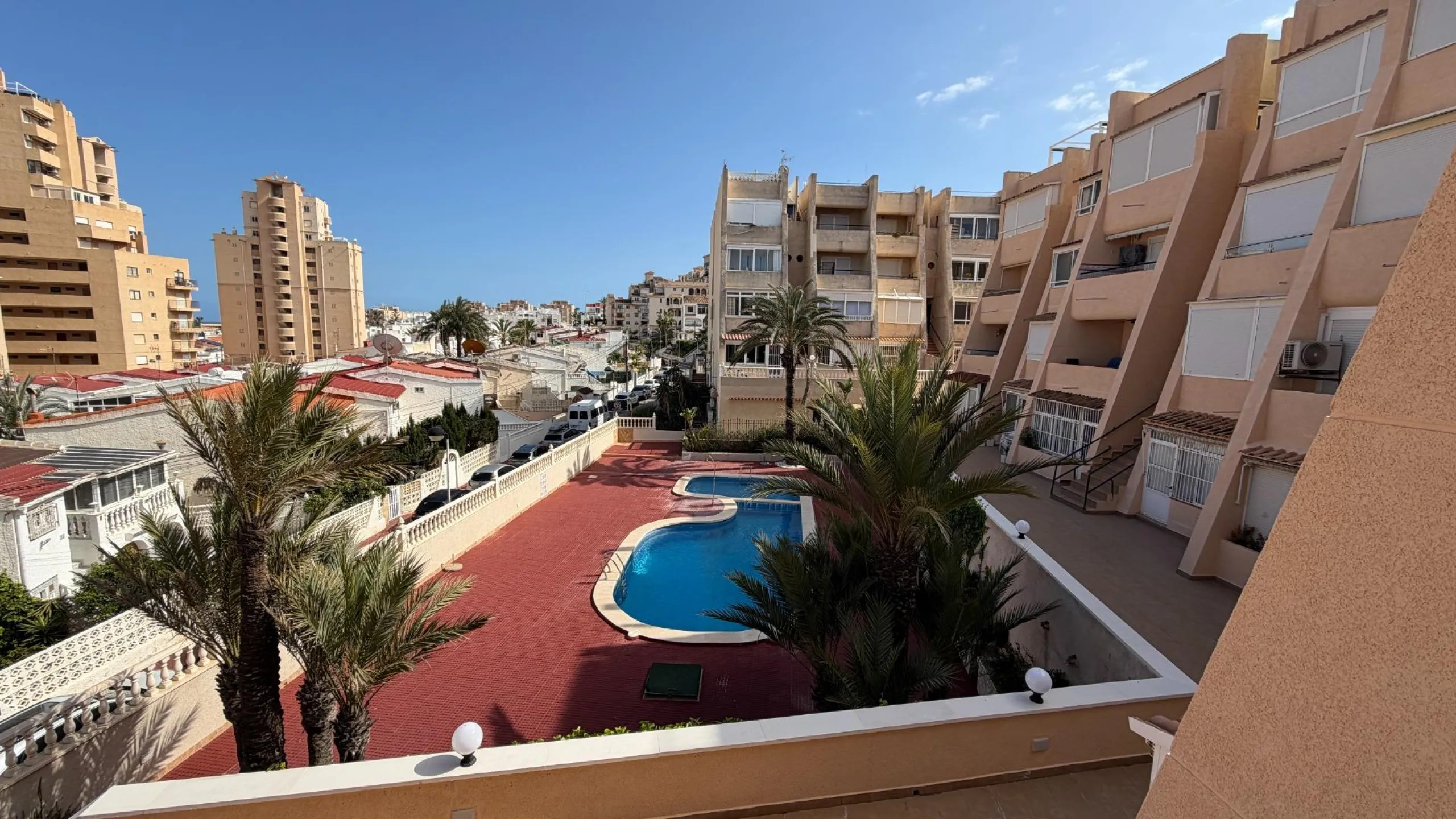 Acogedor apartamento cerca del mar con orientación sur y licencia turística — a solo 500 m de la playa La Mata