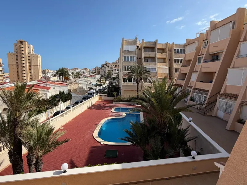 Acogedor apartamento cerca del mar con orientación sur y licencia turística — a solo 500 m de la playa La Mata
