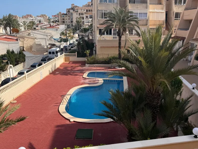 Acogedor apartamento cerca del mar con orientación sur y licencia turística — a solo 500 m de la playa La Mata