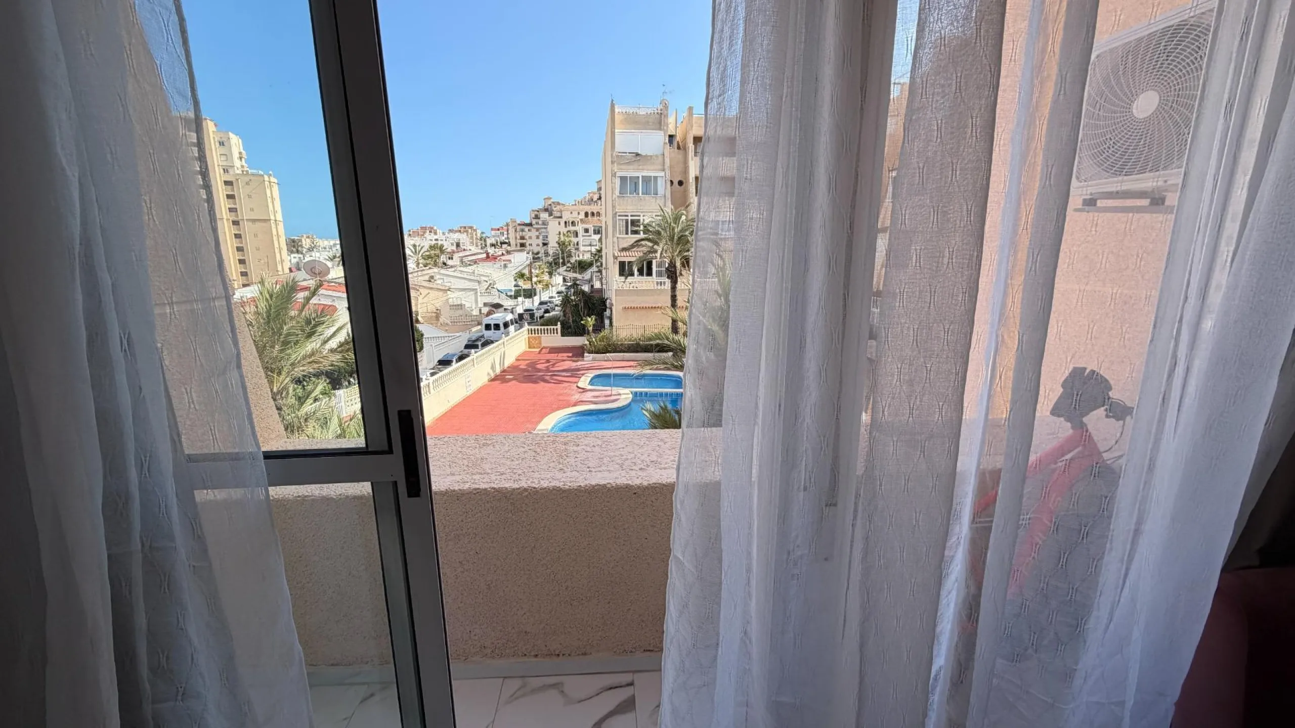Acogedor apartamento cerca del mar con orientación sur y licencia turística — a solo 500 m de la playa La Mata