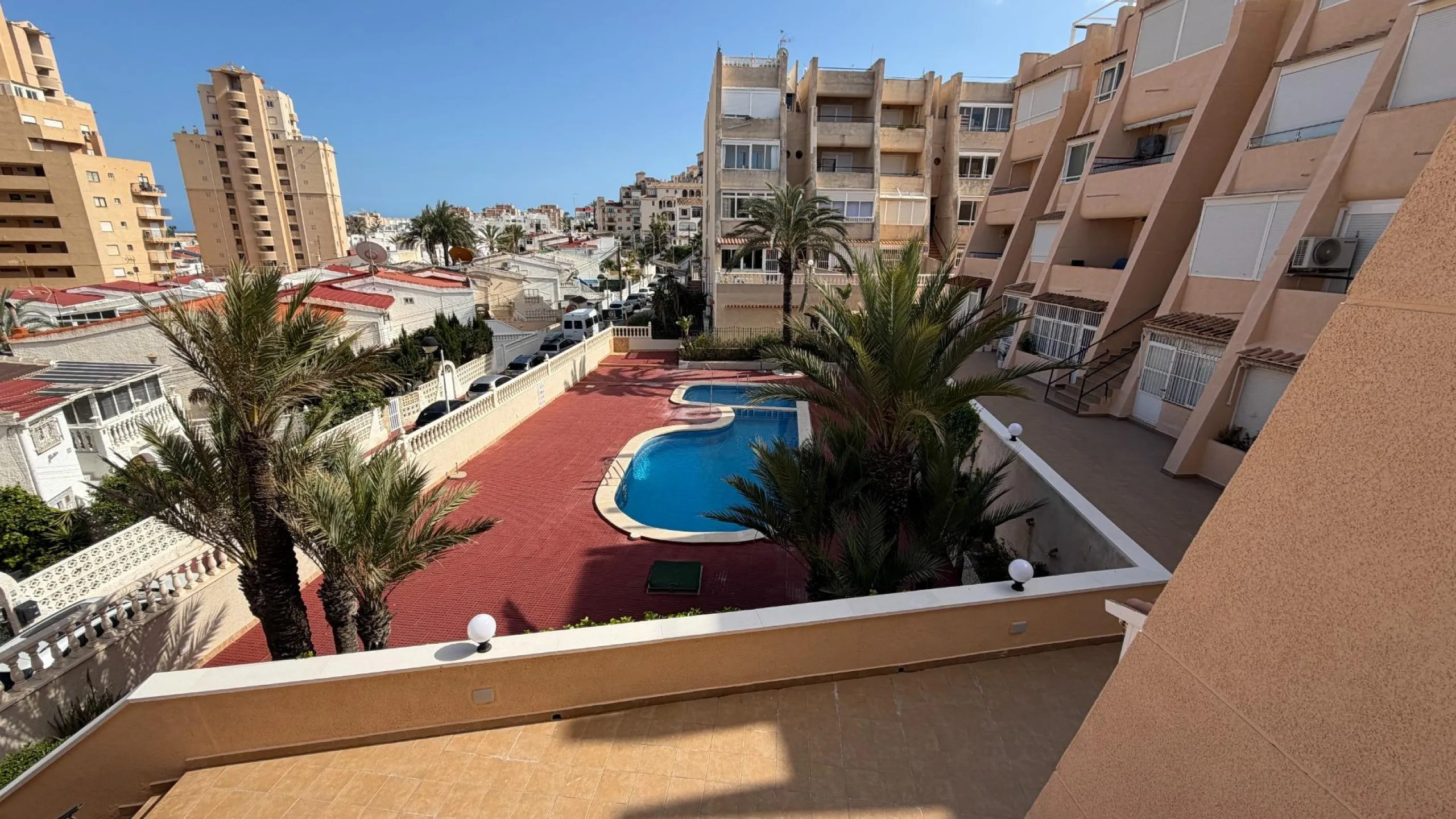 Acogedor apartamento cerca del mar con orientación sur y licencia turística — a solo 500 m de la playa La Mata