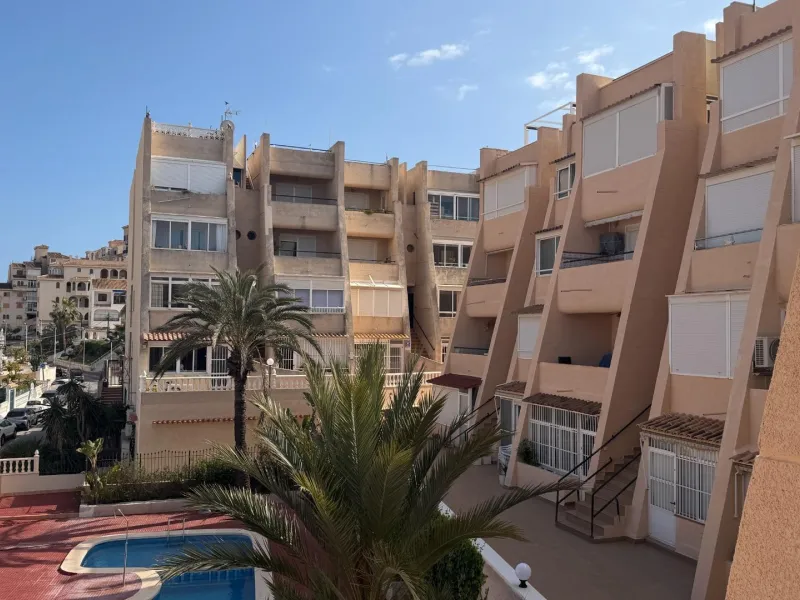Acogedor apartamento cerca del mar con orientación sur y licencia turística — a solo 500 m de la playa La Mata