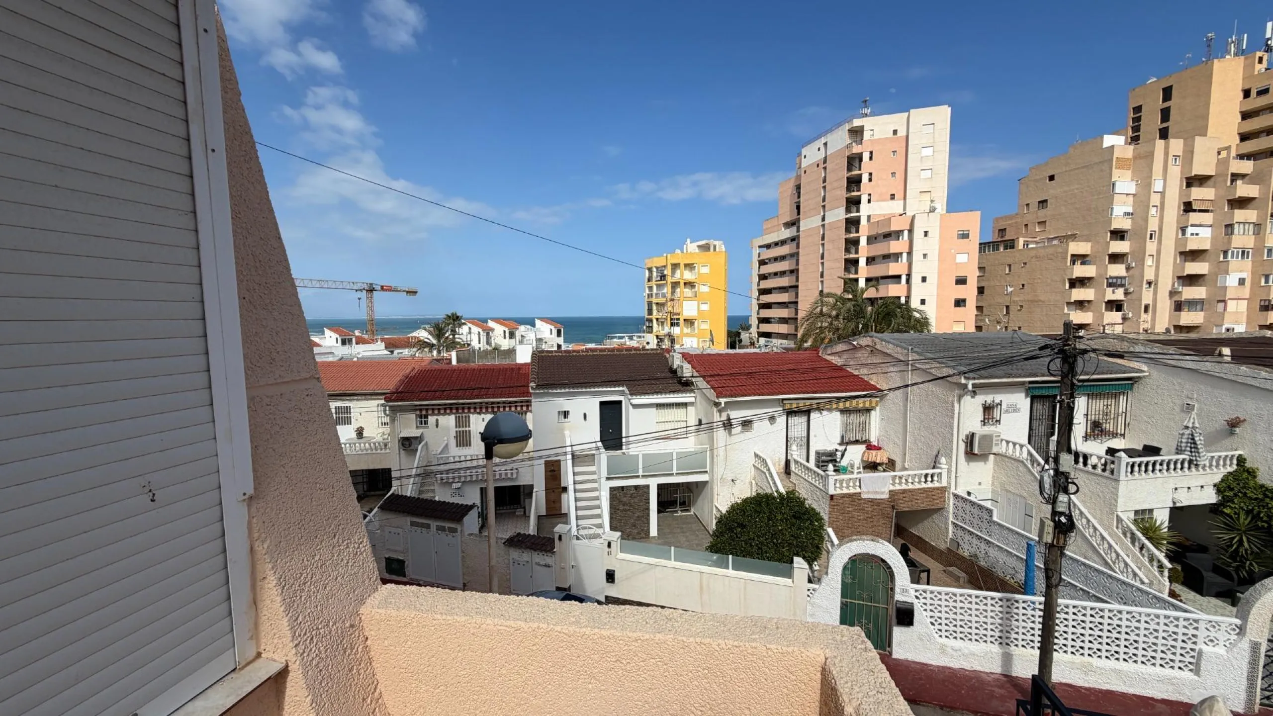 Acogedor apartamento cerca del mar con orientación sur y licencia turística — a solo 500 m de la playa La Mata
