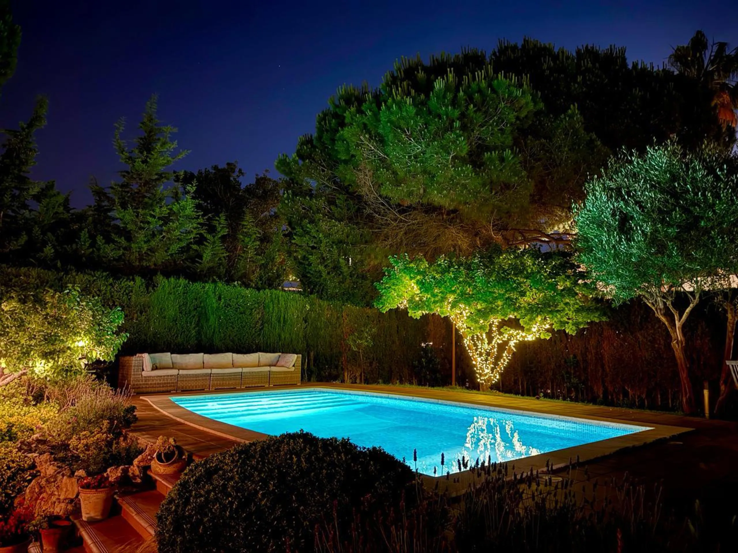 Casa Mediterránea con Jardín y Piscina en Gava Mar, Barcelona