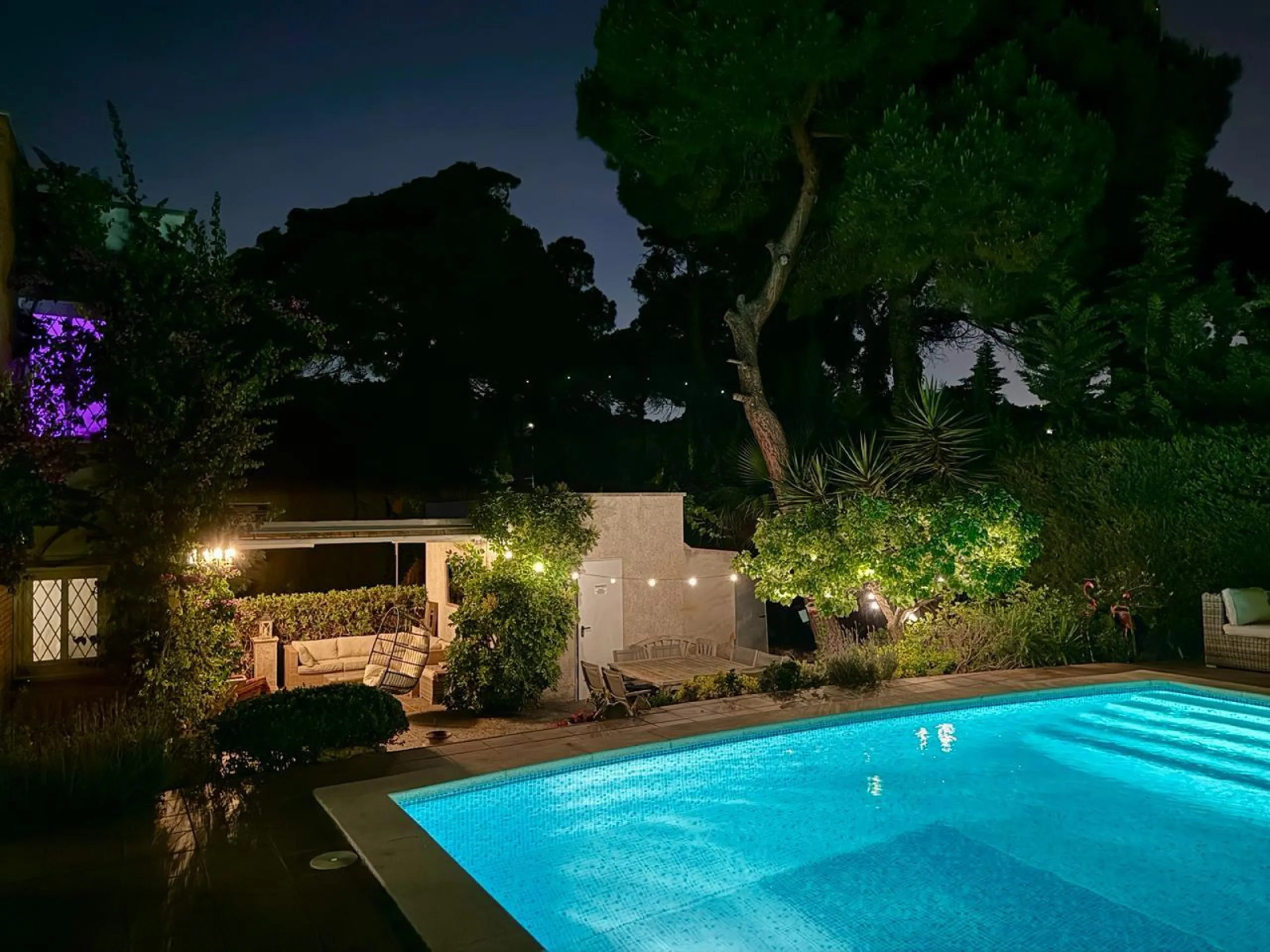Casa Mediterránea con Jardín y Piscina en Gava Mar, Barcelona