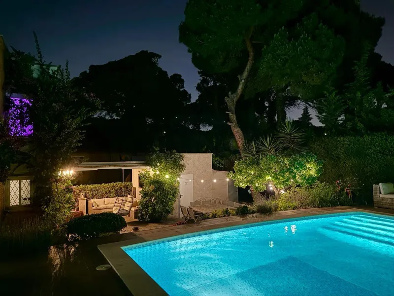 Casa Mediterránea con Jardín y Piscina en Gava Mar, Barcelona