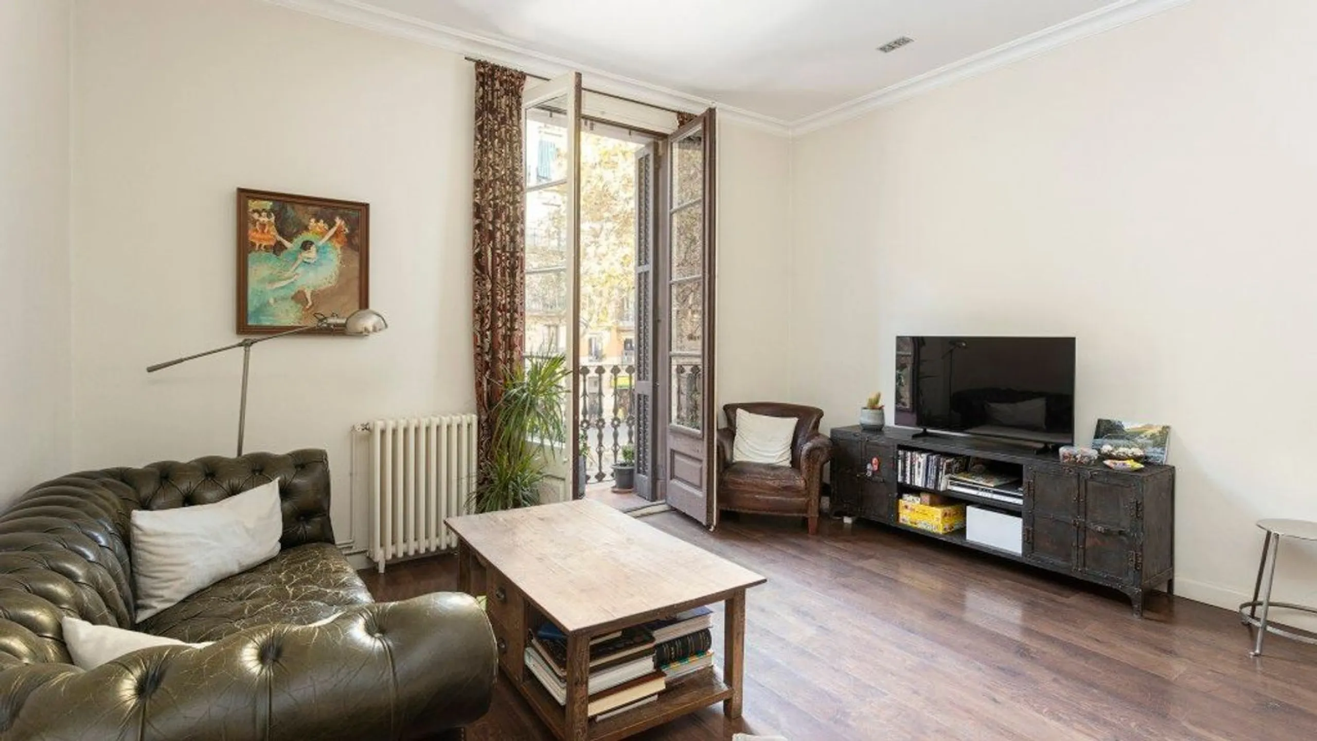 Encantador apartamento con terraza en Sant Antoni, Barcelona